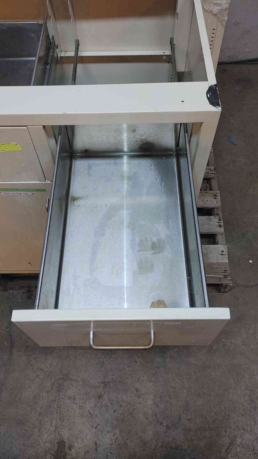 Jamestown 30" Mixed Casework (SKU: 106813)