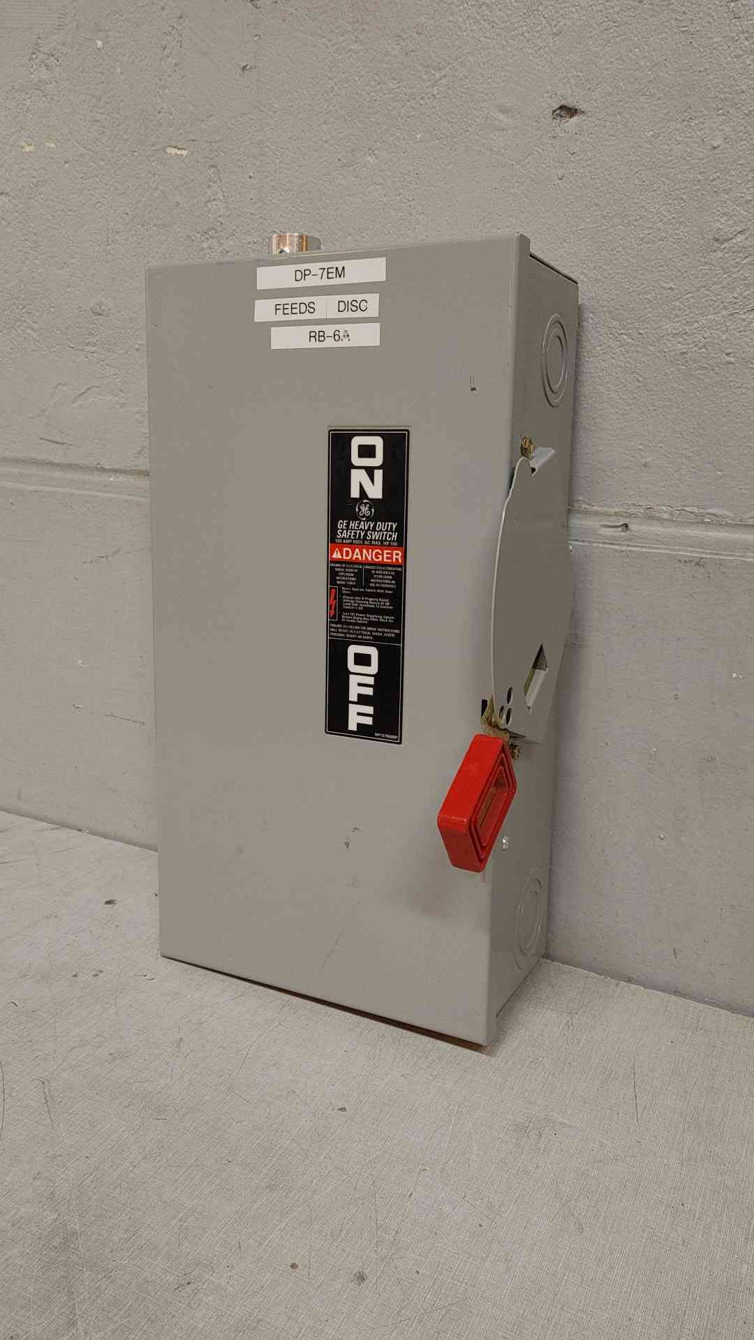 *Pickup Only* General Electric Heavy Duty Safety Switch 100A 600VAC 250VDC 3PH THN3363