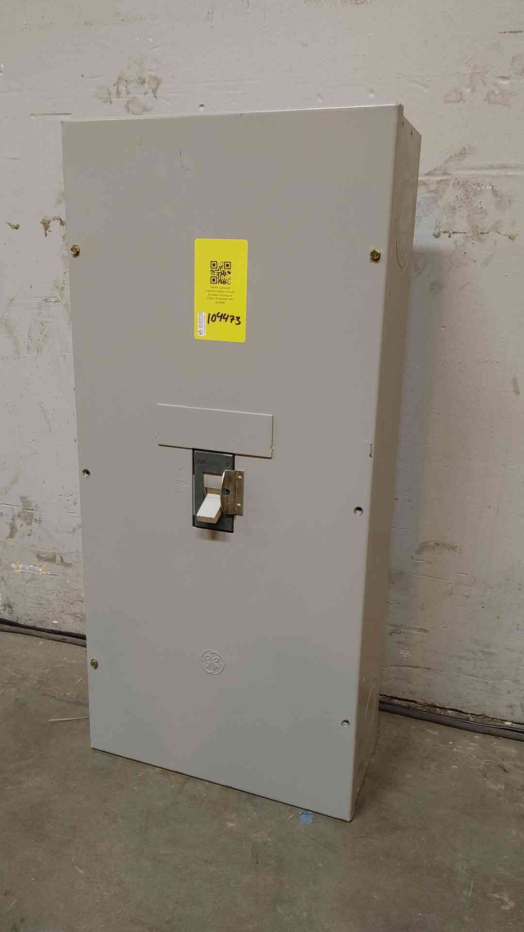 GE Circuit Breaker in Enclosure 250A/400A 3 Pole SG400S SGHA36AT0400