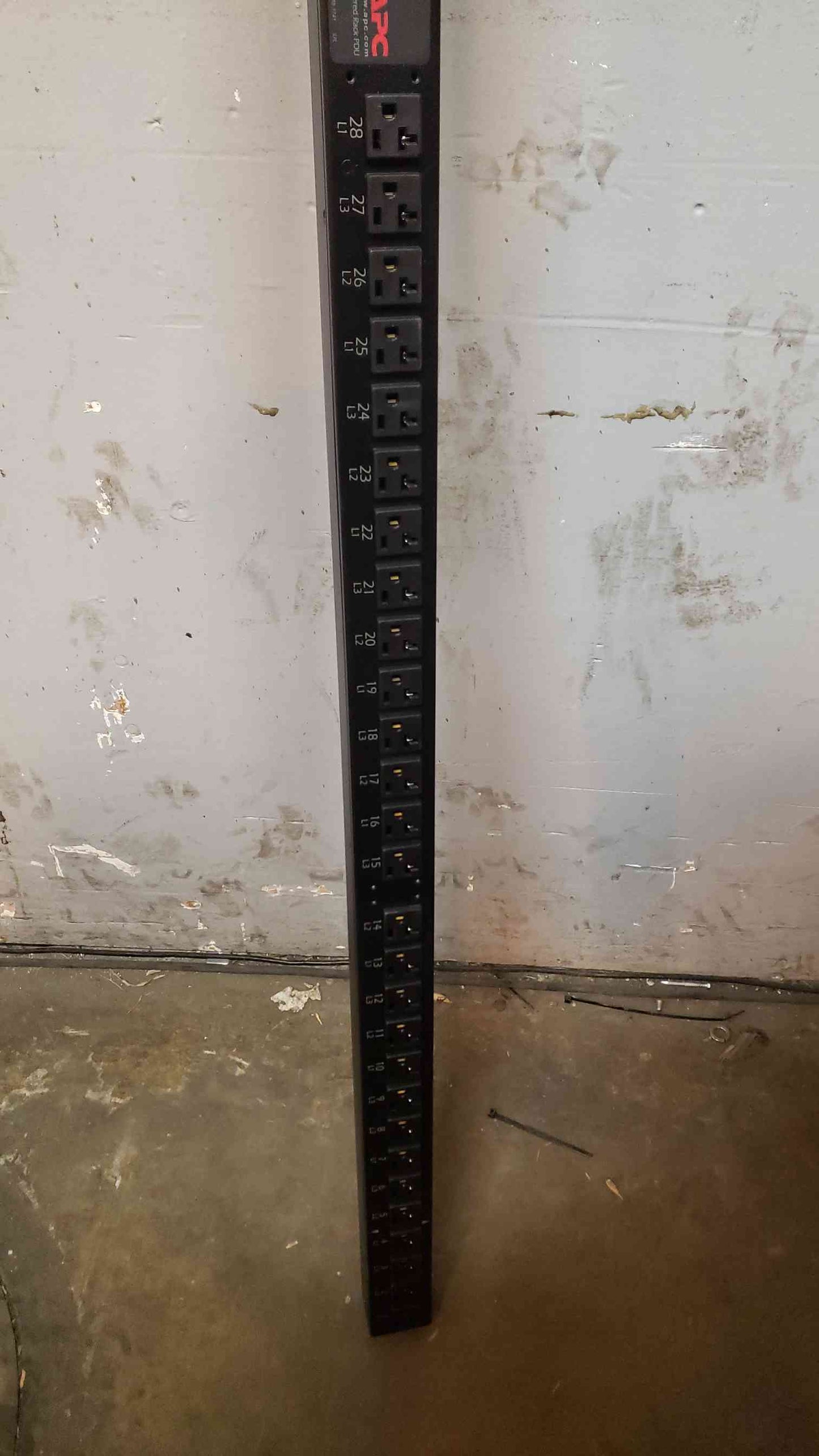 *Pickup Only* APC AP7862 Rack PDU Metered ZeroU 5.7kW 208V 3PH 120V (42)5 (SKU: 107370)