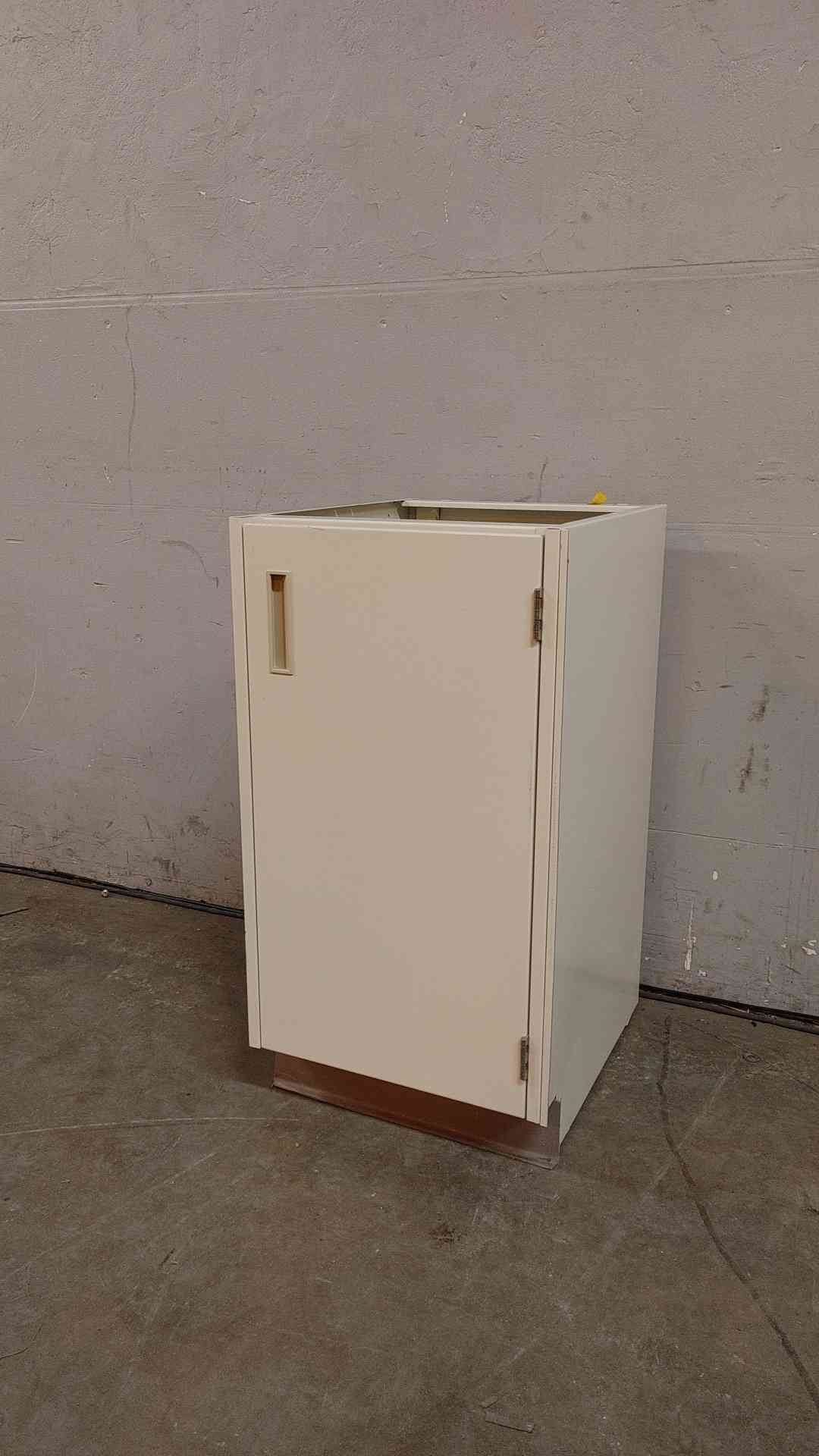 18" Hamilton Recessed Door Only Casework