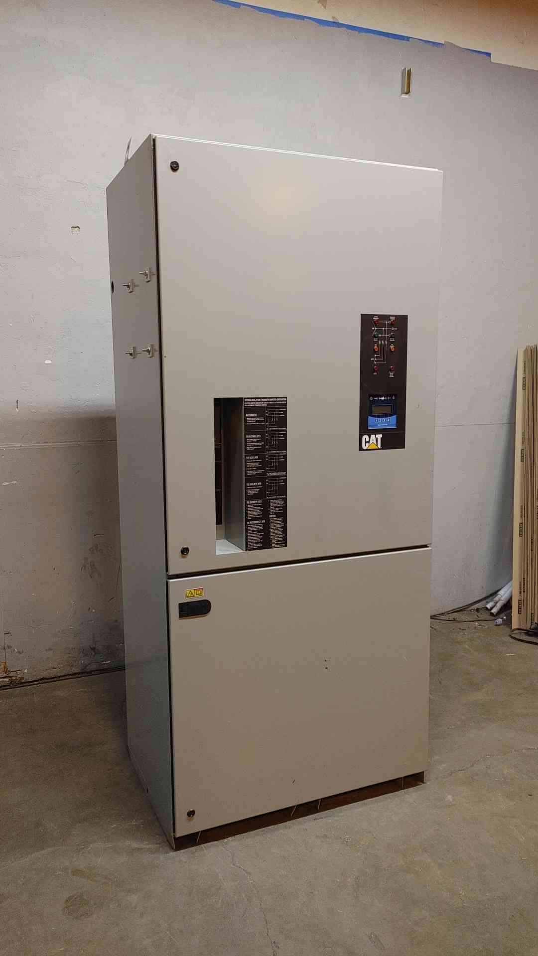 Caterpillar 800A 120/208V 3PH Bypass Isolation ATS Transfer Switch CAT CBTS