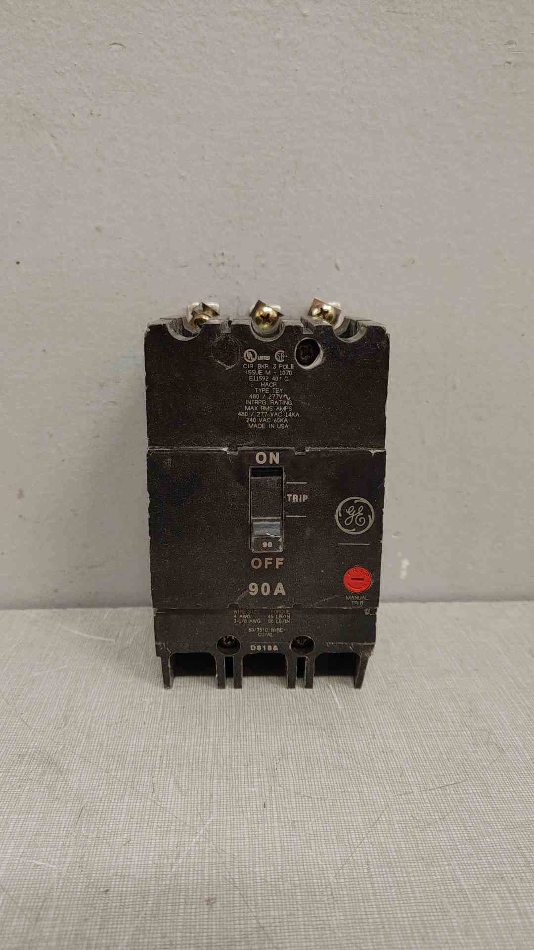 General Electric 3 Pole Circuit Breaker 90A 480/277VAC M-1070