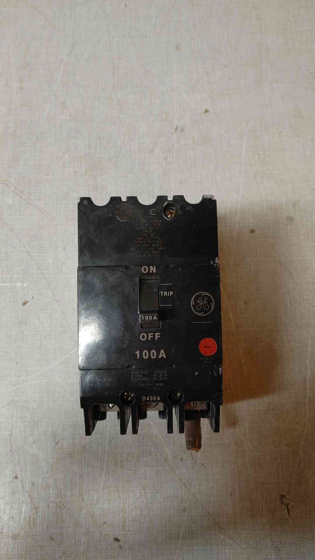 General Electric 3 Pole Circuit Breaker 100A 480/277VAC M-1070