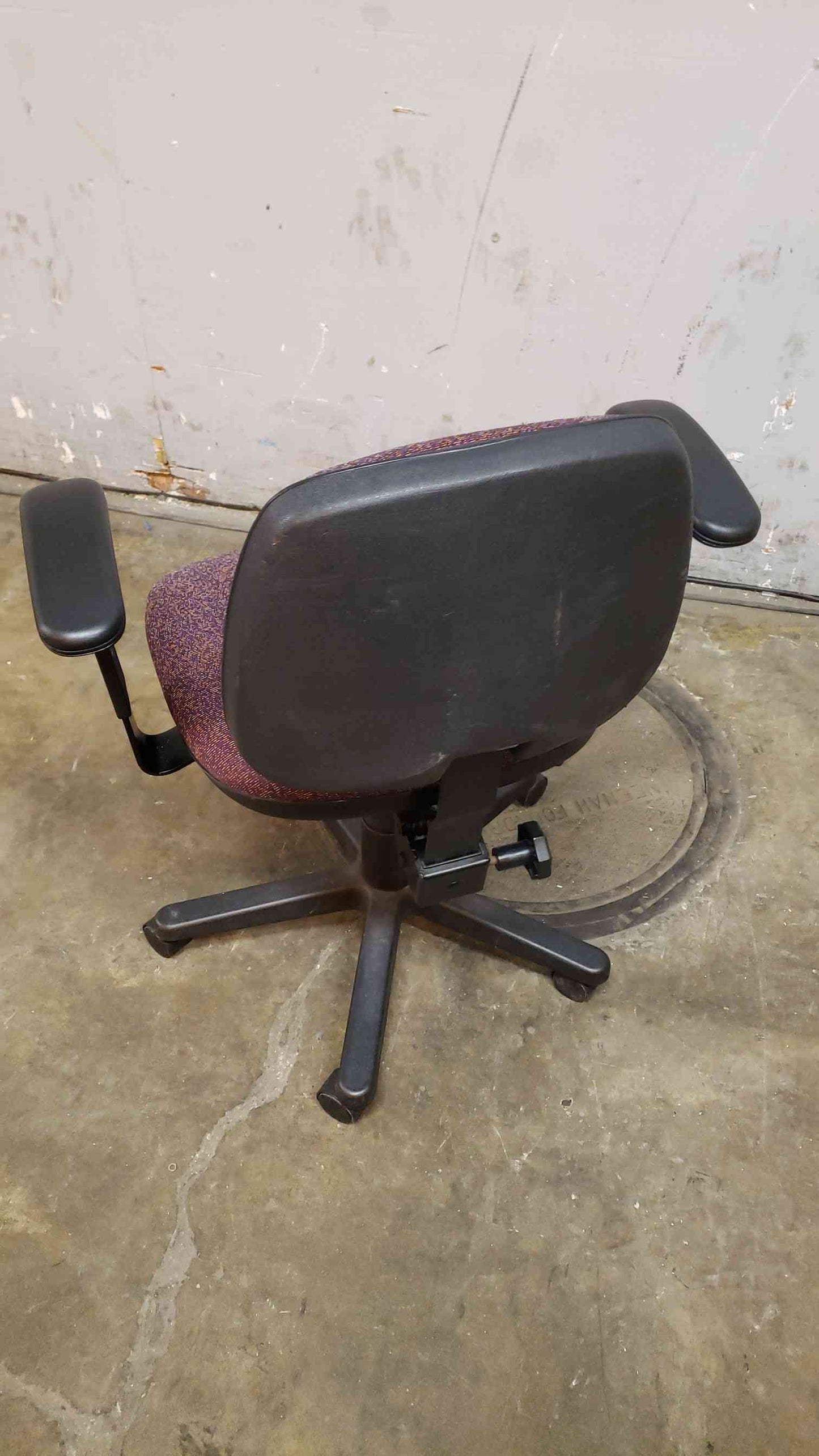 Integrated Furniture Rolling Office Chair 8011 (SKU: 107998)