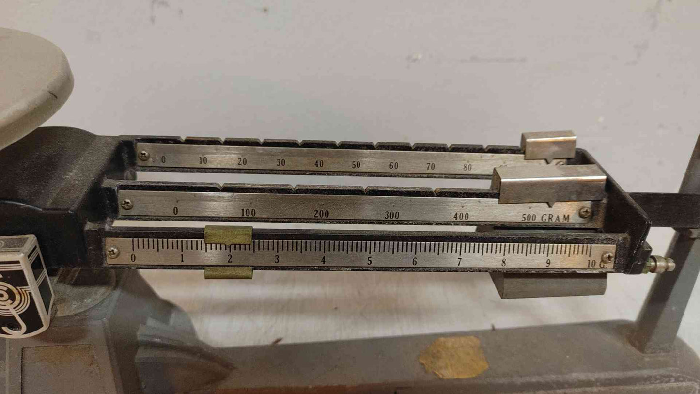 * * Ohaus 710-T0 Triple Beam Balance Scale (108033)