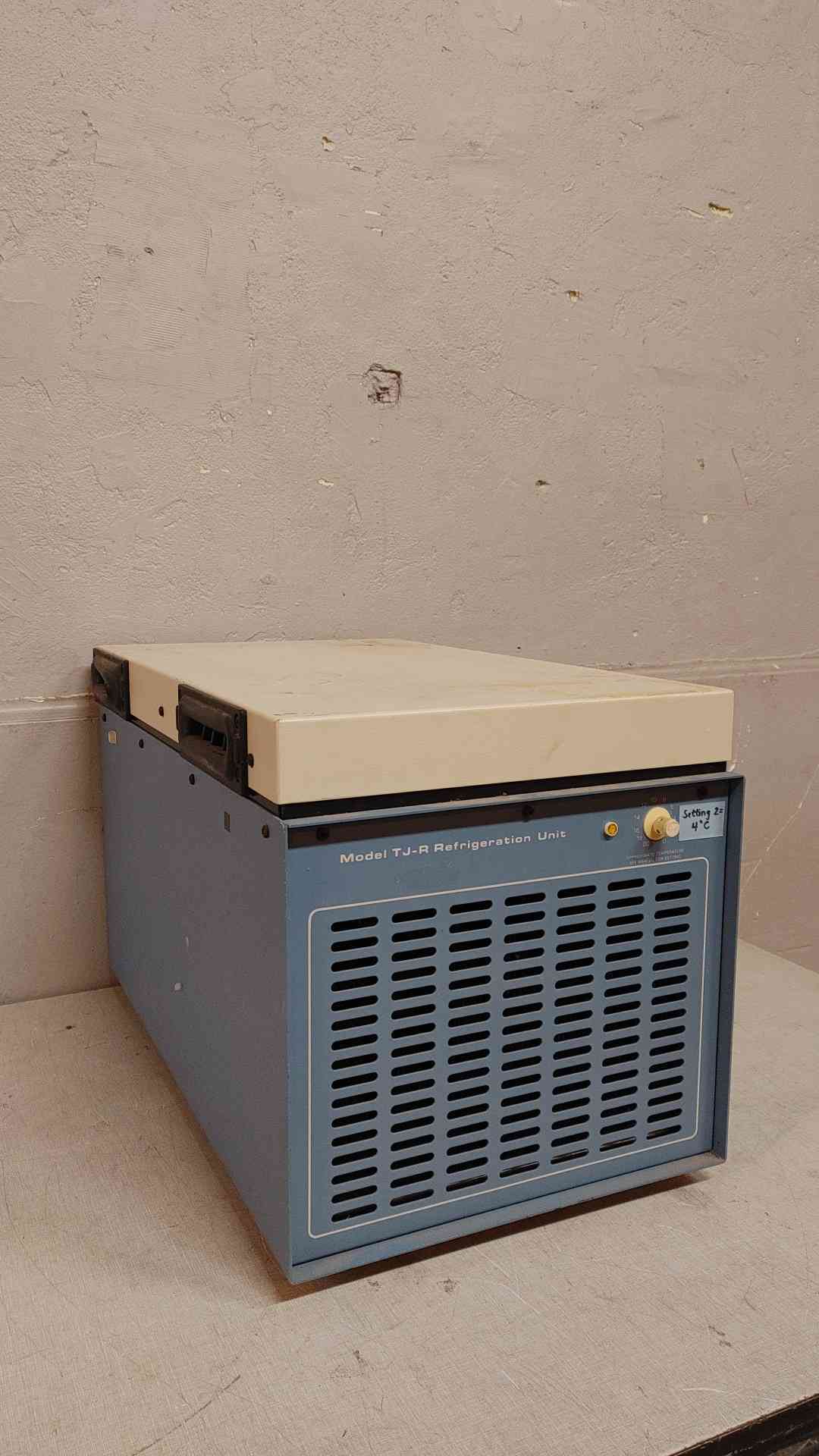 *Pickup Only* Beckman Refrigeration Unit 120V TJ-6R (108037)
