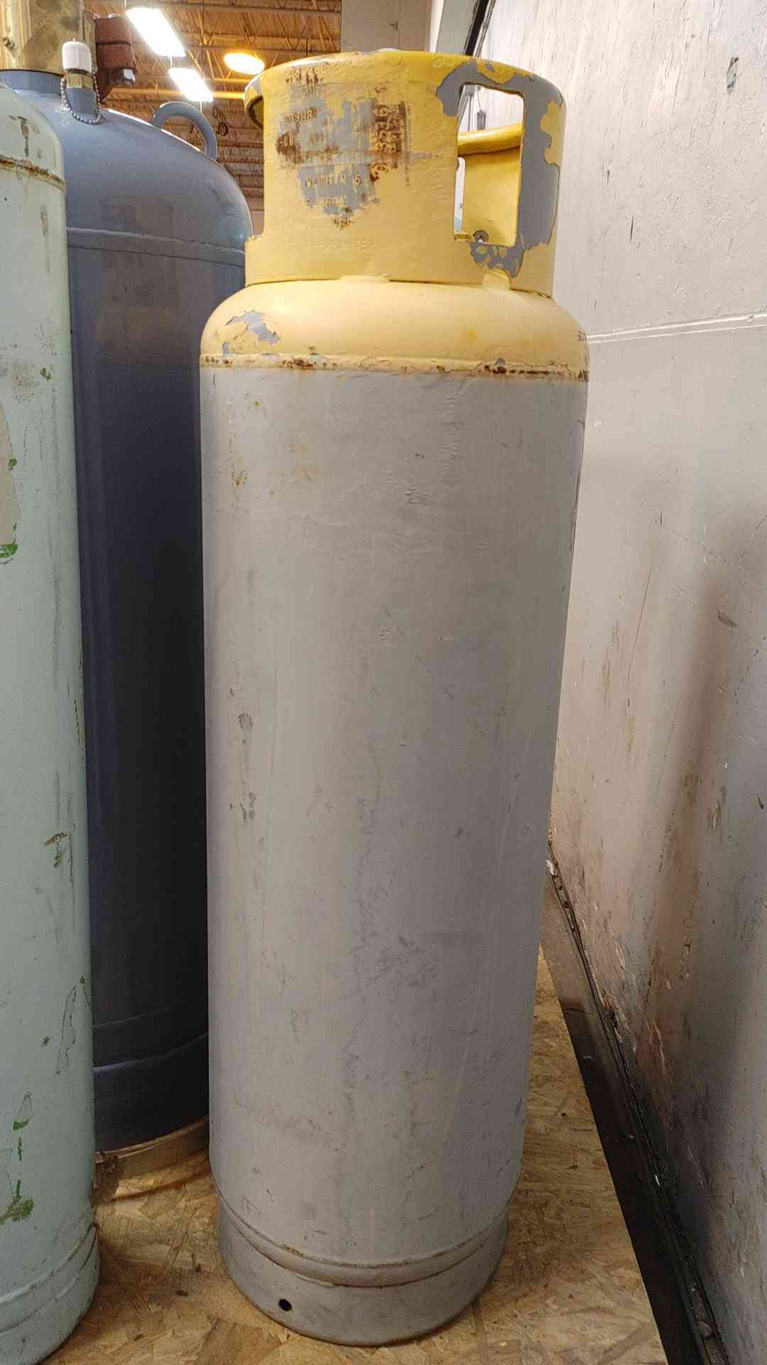 Yellow Storage Tank (108493)