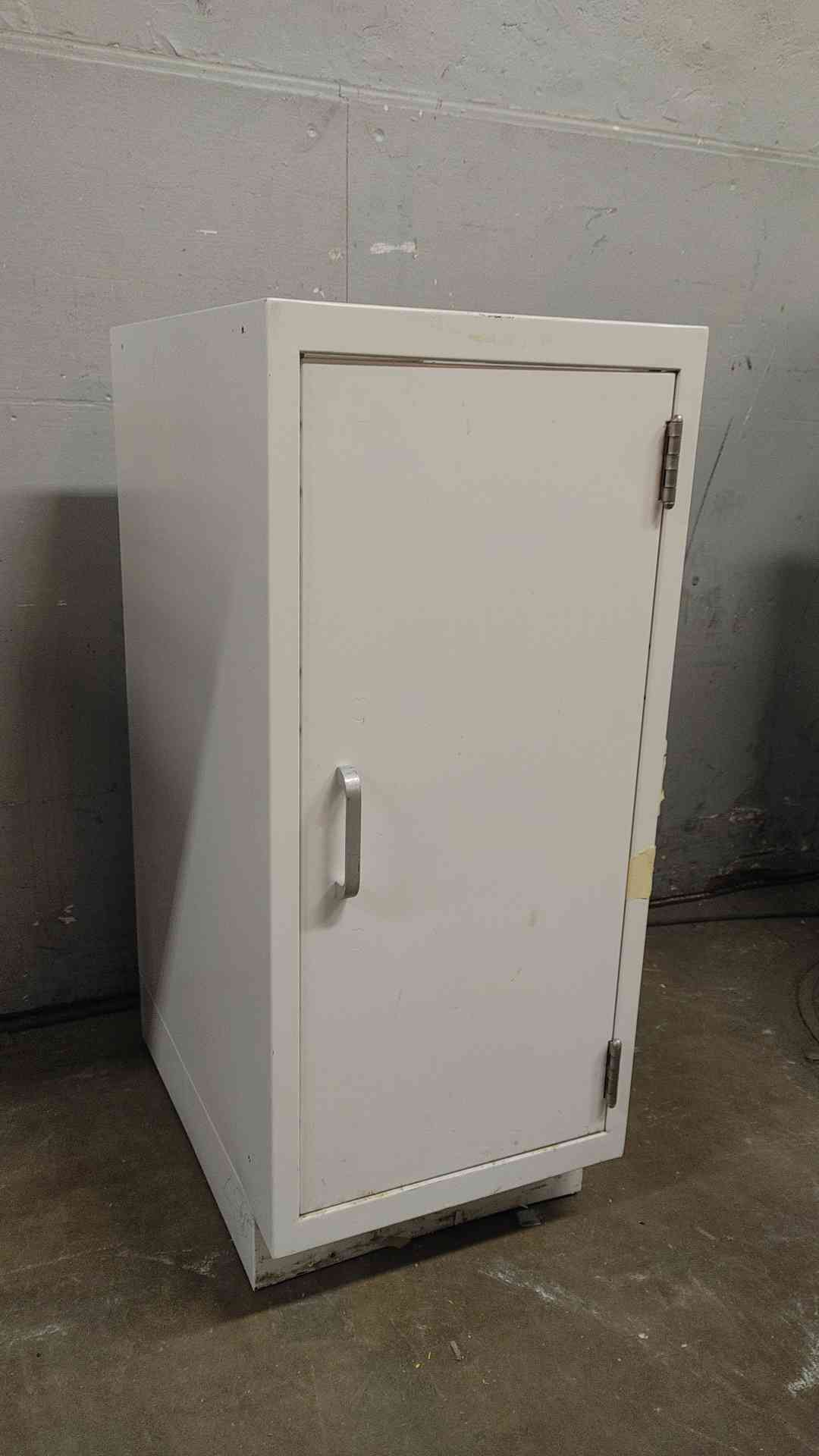 15" Duralab Single Door Casework (108657)