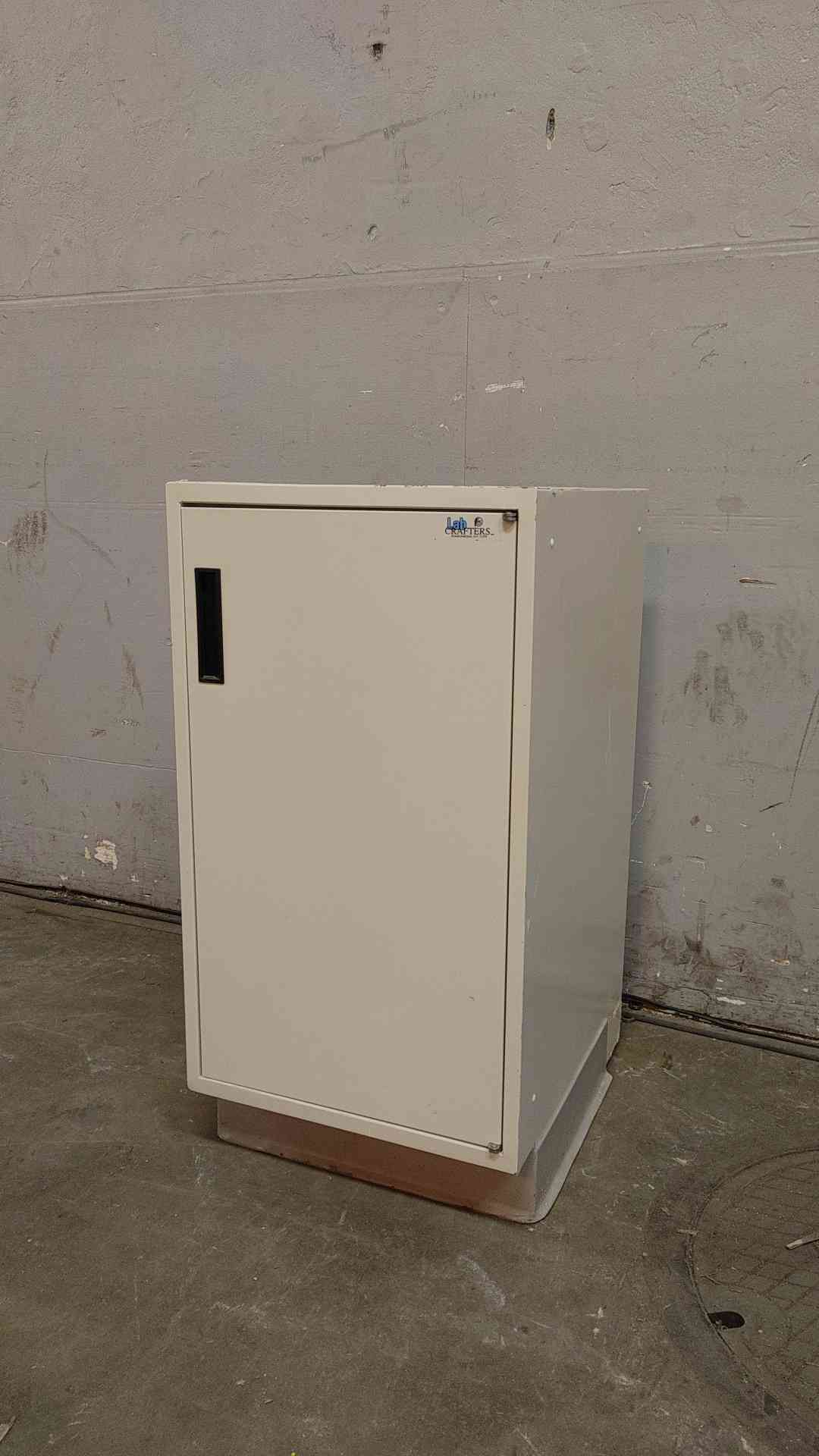 18" Lab Crafters Door Only Casework (108671)