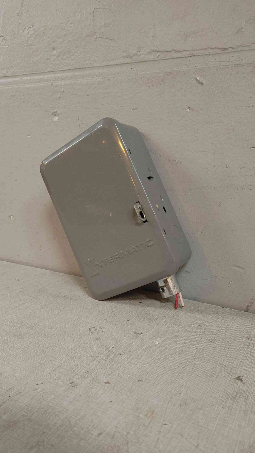 *Pickup Only* Intermatic 24Hr Dial Time Switch 120/208/240VAC T101 (108933)