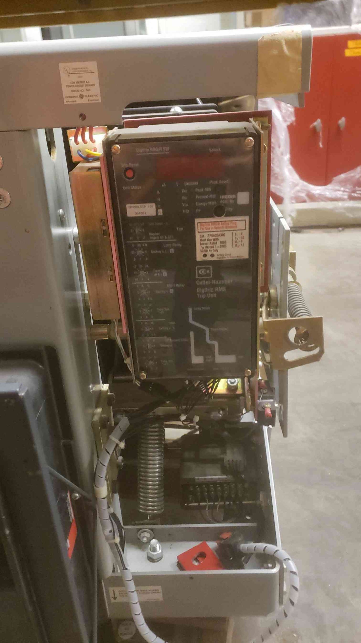 GE 3200A 635V Max Low Voltage Power Circuit Breaker AKR-8D-75-1 (SKU: 109430)
