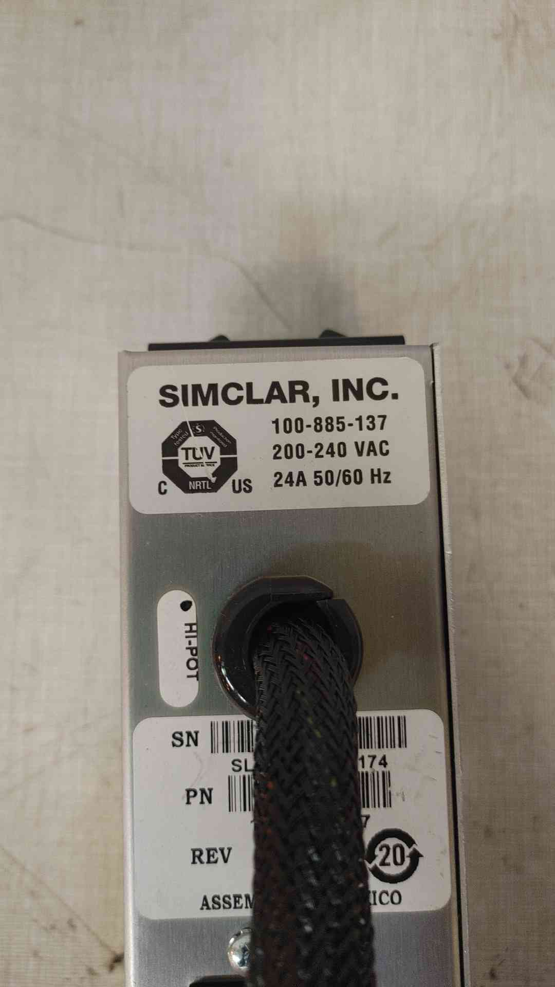EMC Simclar 100-885-137 Rack PDU - 24A 200-240V, 12-Outlet Power Distribution Unit