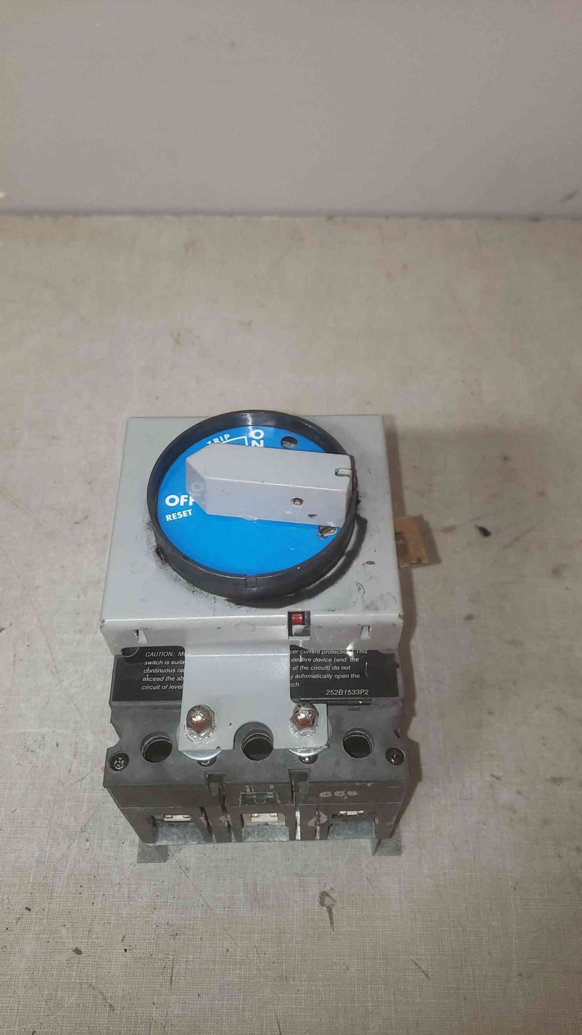 GE Spectra RMS 100A 3 Pole W/ Integrated Handle Circuit Breaker (SKU: 109694)