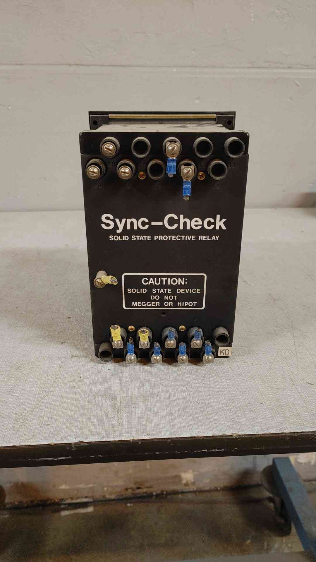 Basler Electric Sync-Check Solid State Protective Relay, model BE1-25