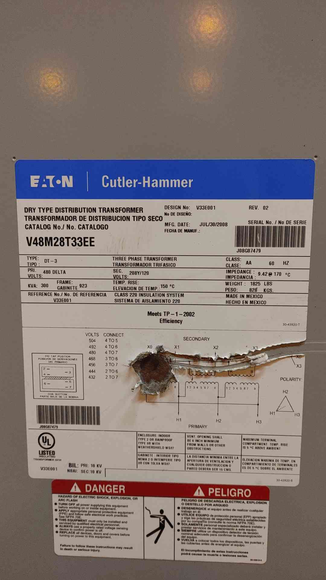 300KVA EATON/Cutler-Hammer Dry Type Distribution Transformer V48M28T33EE 480V x 208/120