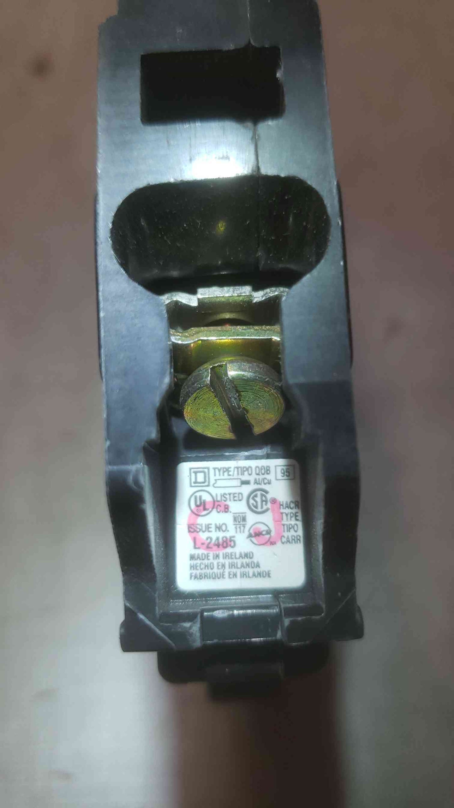 SQUARE D 1Pole 30A 120/240V CIRCUIT BREAKER L-2485(SKU: 110541)