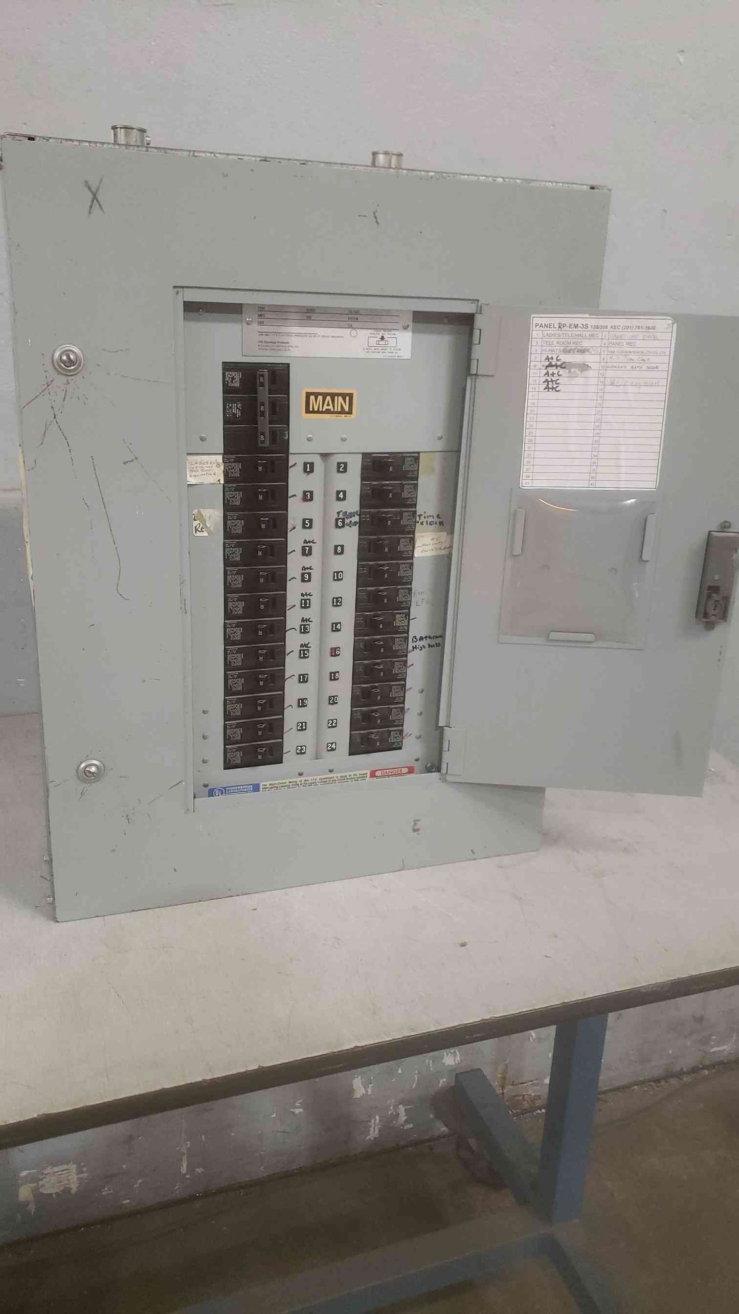 I-T-E CDP 120/208V 60A Panelboard with Main (SKU: 110578)