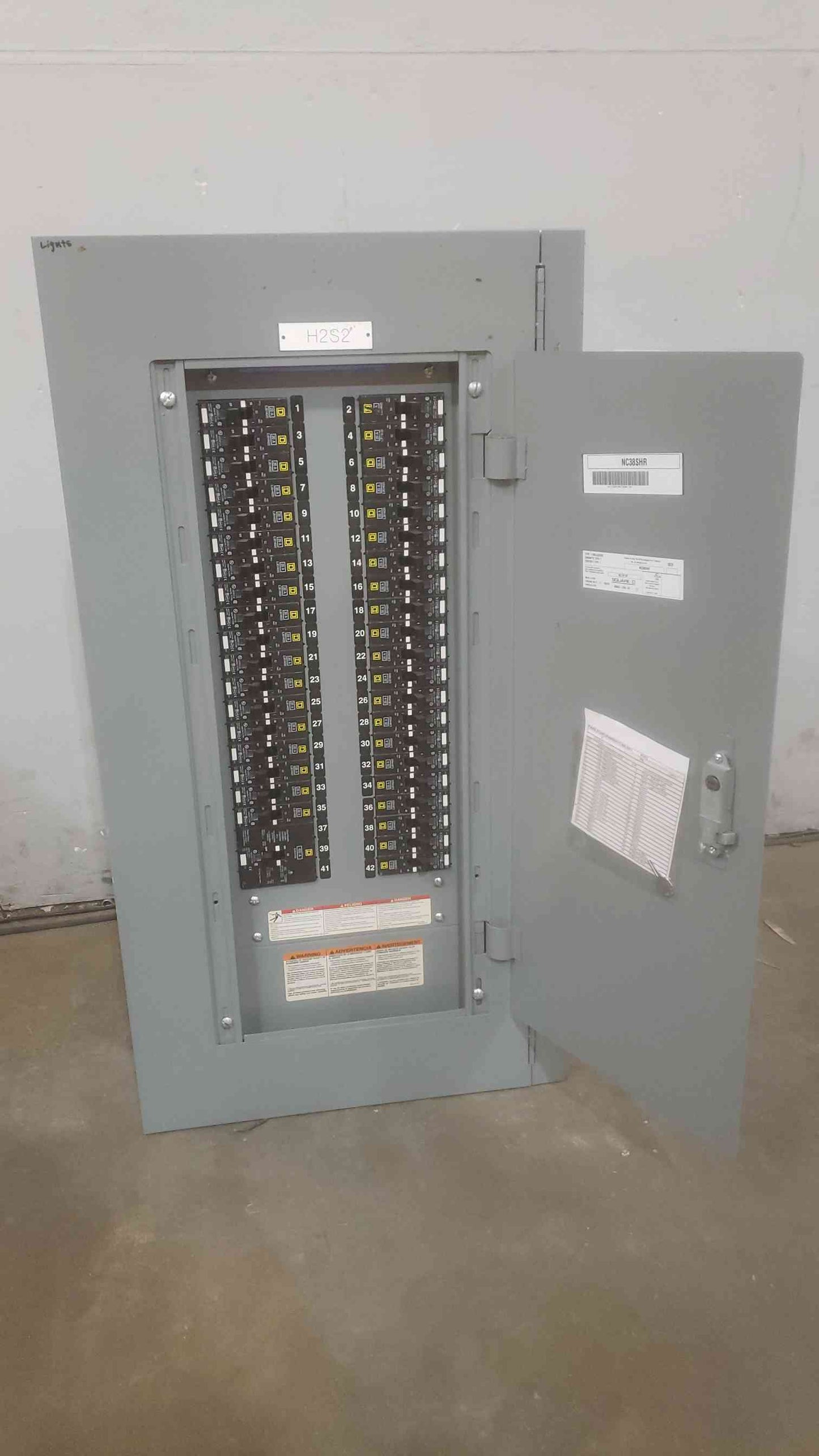 SQUARE D 100A 480Y/277VAC 3PH 4W Panelboard NF (SKU: 110592)
