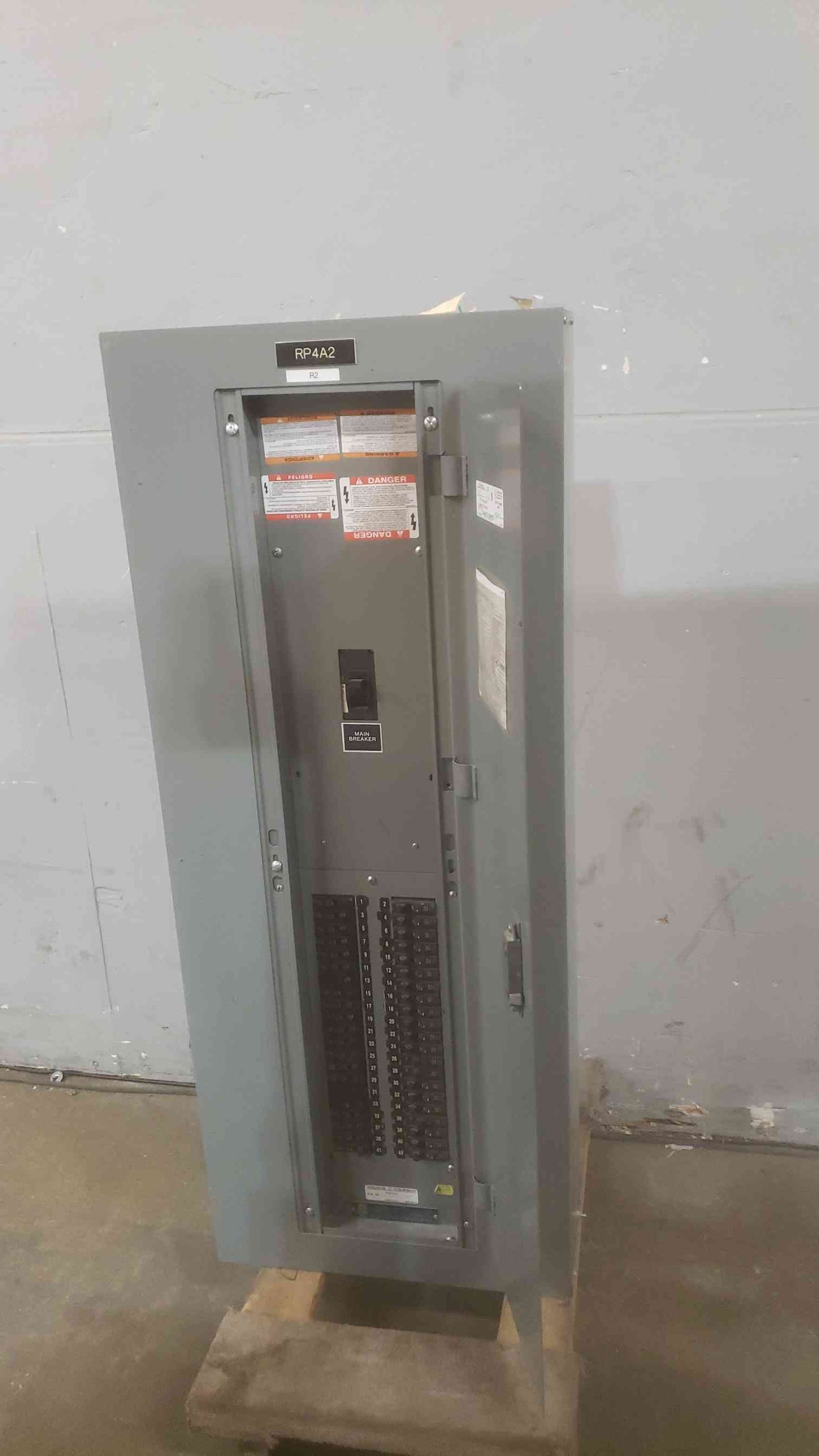 SQUARE D 225A 120/240V 3PH 4W PANELBOARD NQOD with Main (SKU: 110625)