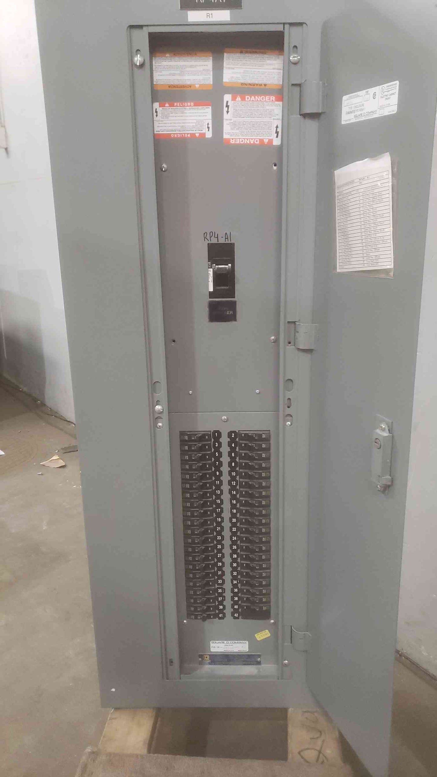 SQUARE D 225A 120/240V 3PH 4W PANELBOARD NQOD w/ Main (SKU: 110626)