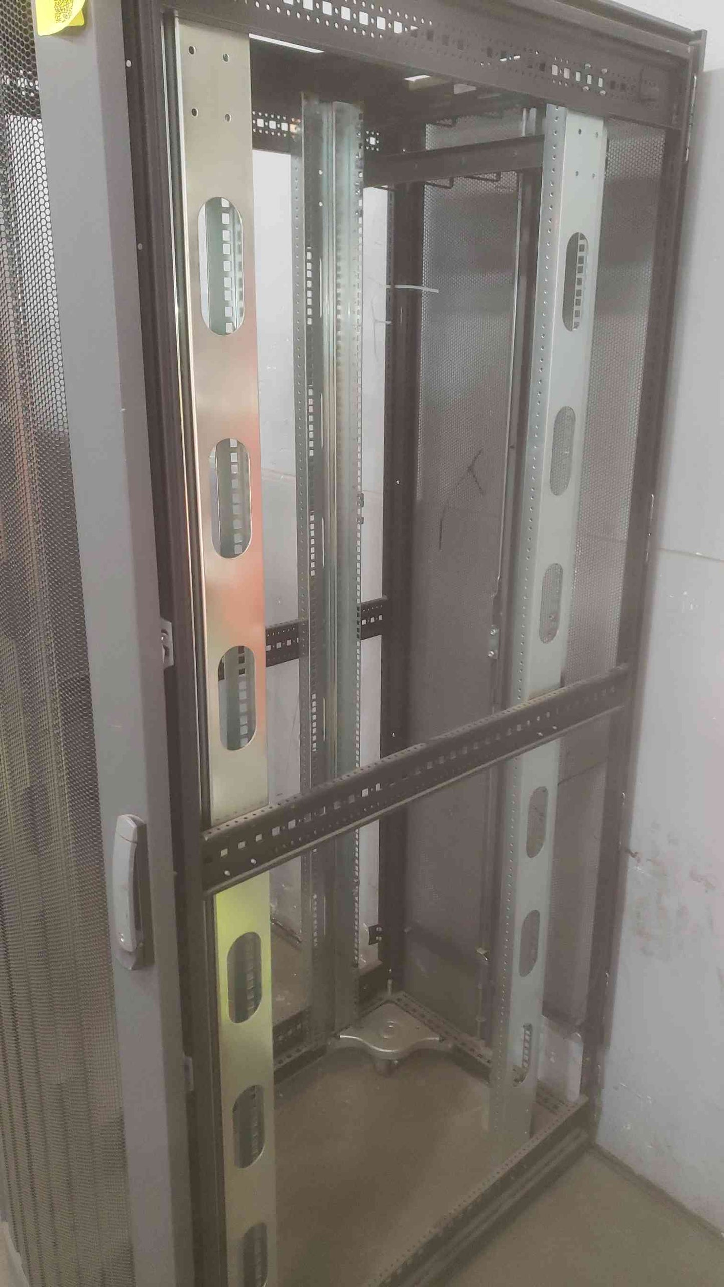 New-ebay-HP G2 42U Standard Width Server Rack Cabinet