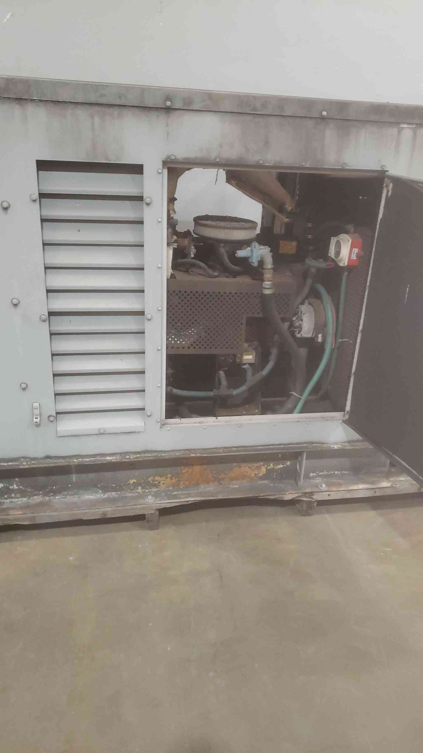 AS IS 40KW MagneTek LP 300 6 In-Line Ford Engine Good RLS500 661hrs Generator