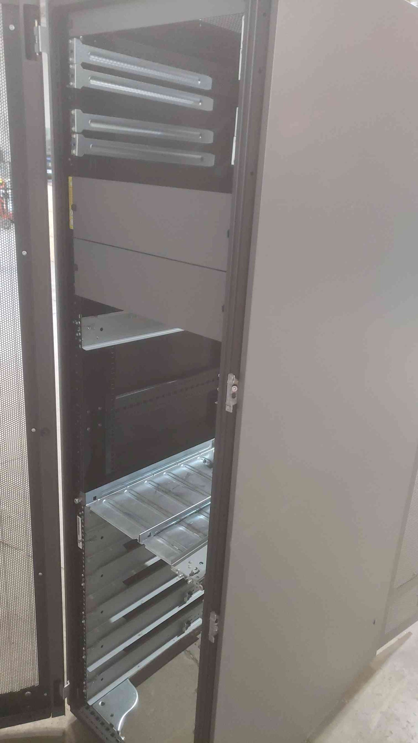 HP 42U Server Rack Cabinet Fully Enclosed (SKU: 111047)