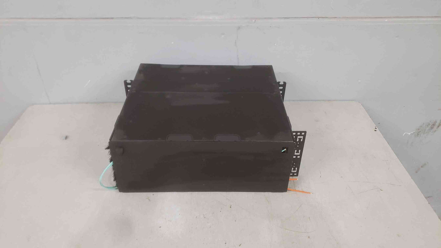 Corning Fiber Optic Patch Panel CCH-04U (SKU: 111394)