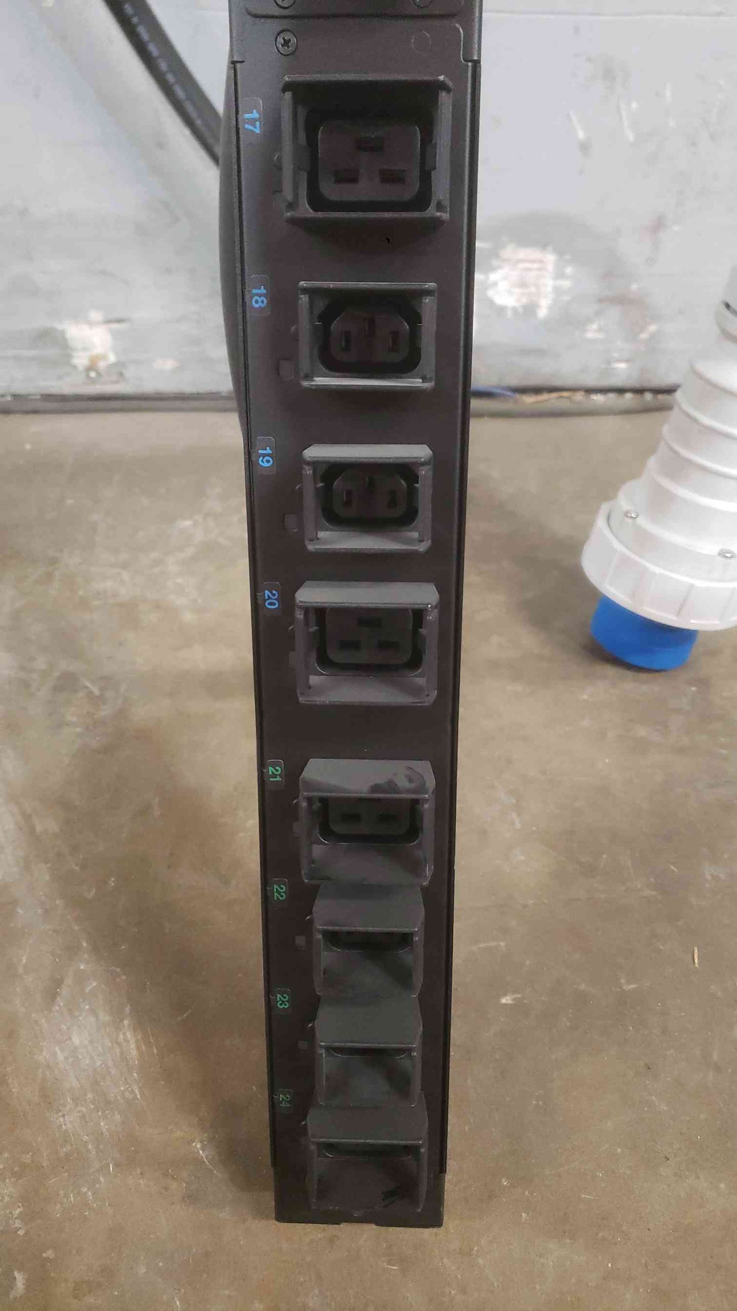 CPI 208V 12 Plug In PDU Strip L5-3V0M3 (SKU: 111846)