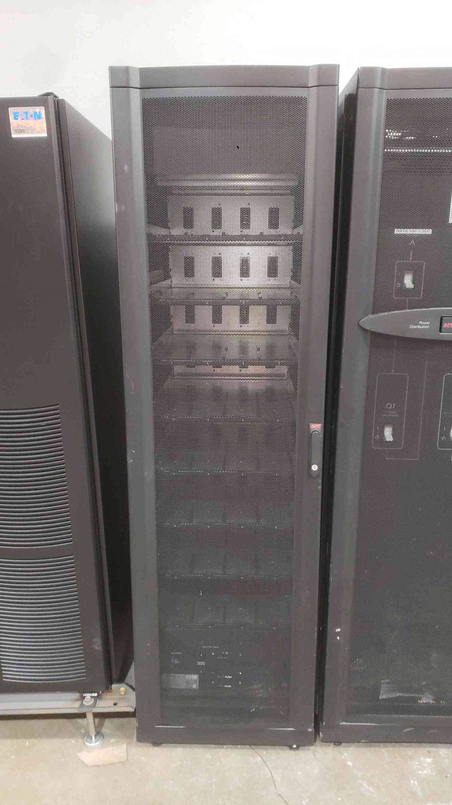 APC Symmetra PX 60KW / 80kW UPS w/ Battery Cab & PDU SYCF8BF