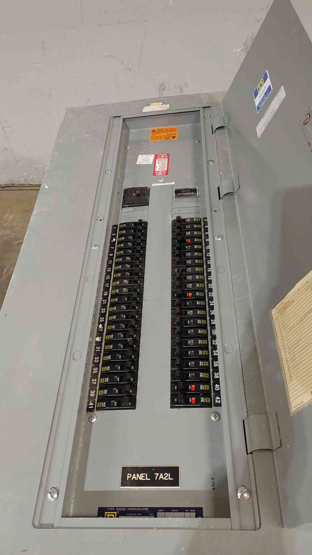 Square D 100A 120/208V 3PH 4W Panelboard 2185127-B0(SKU: 112451)
