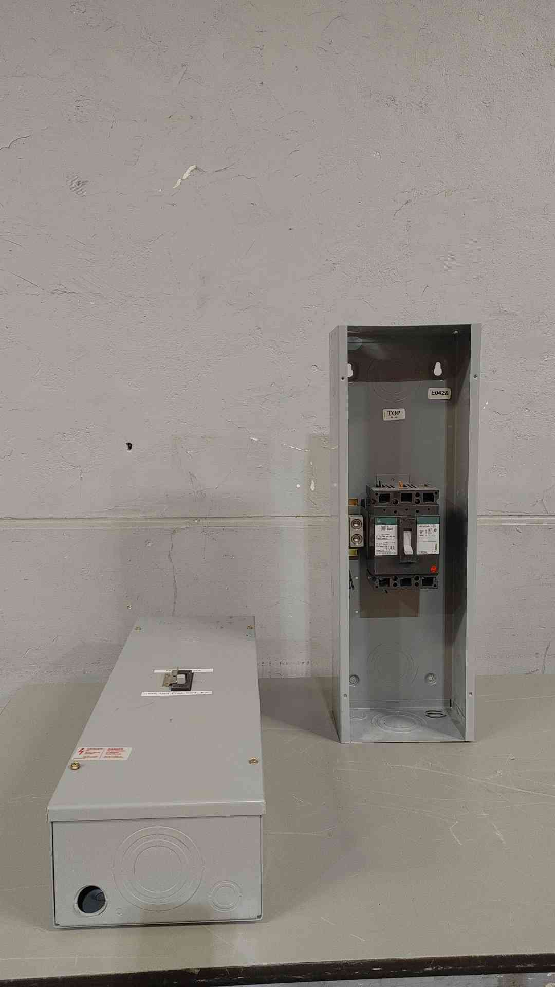 GE 20A 3Pole Enclosed Industrial Circuit Breaker TED134020WL (SKU: 112472)
