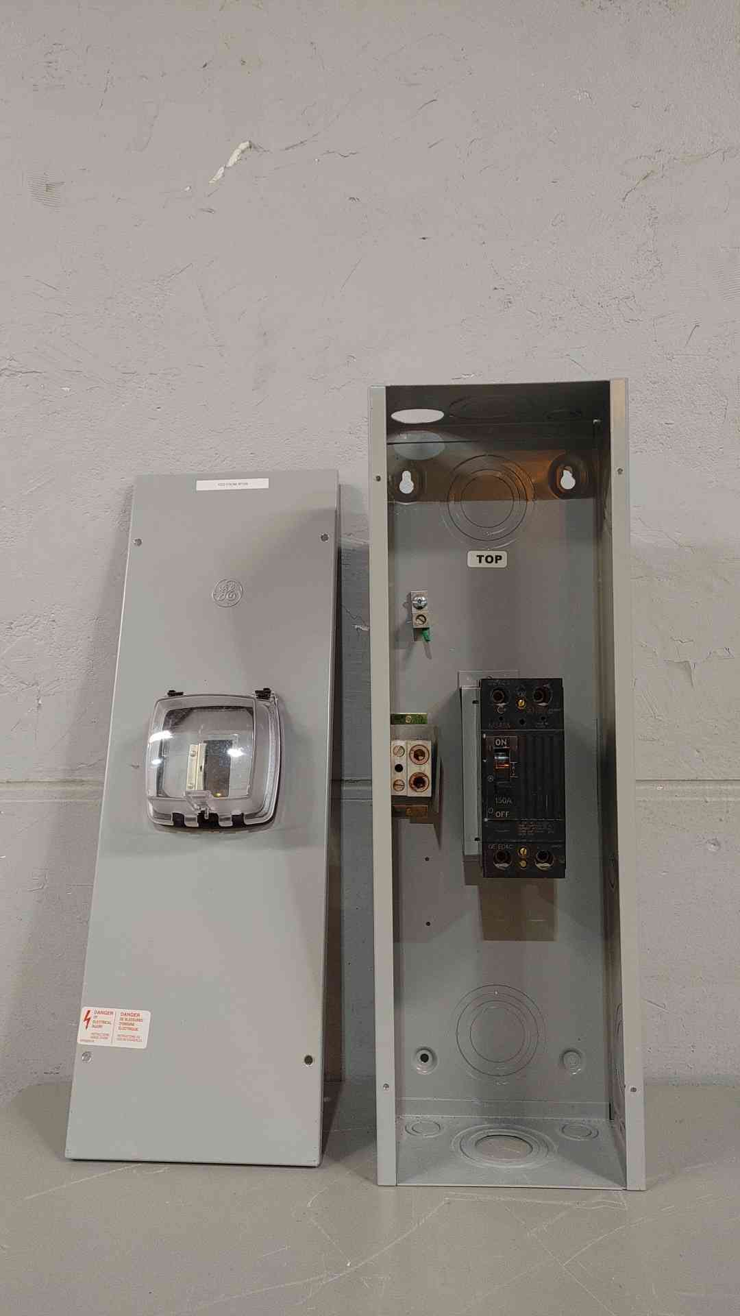 GE 150A 2Pole Enclosed Circuit Breaker w/ Switch Cover(SKU: 112473)