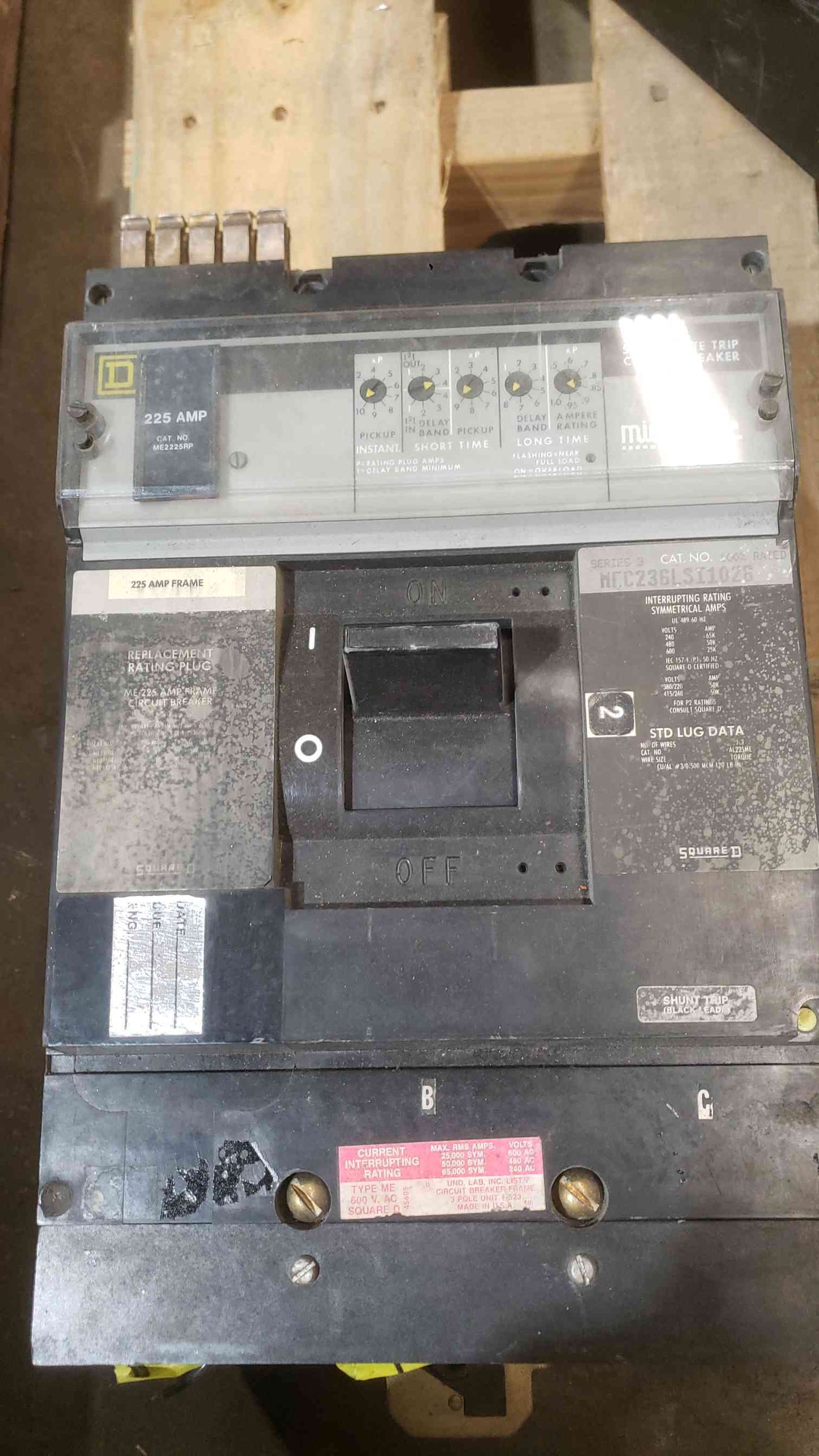 Square D 225A 600V 3 Pole Solid State Trip Circuit Breaker MEC236LSI1026 (SKU: 112547)
