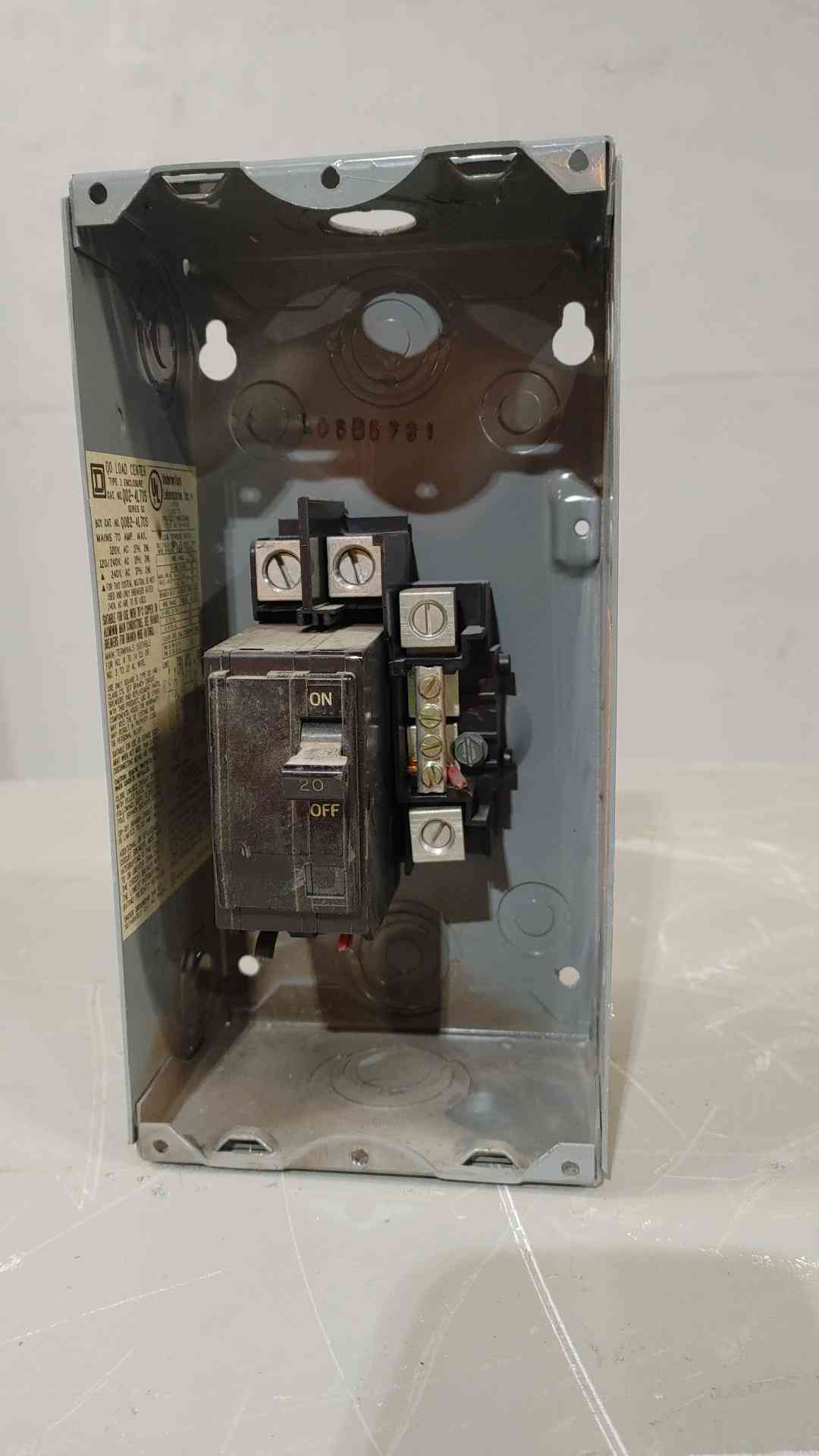 Square D 70A MAX. 120/240V Breaker Box Q02-4L70S(SKU: 112555)