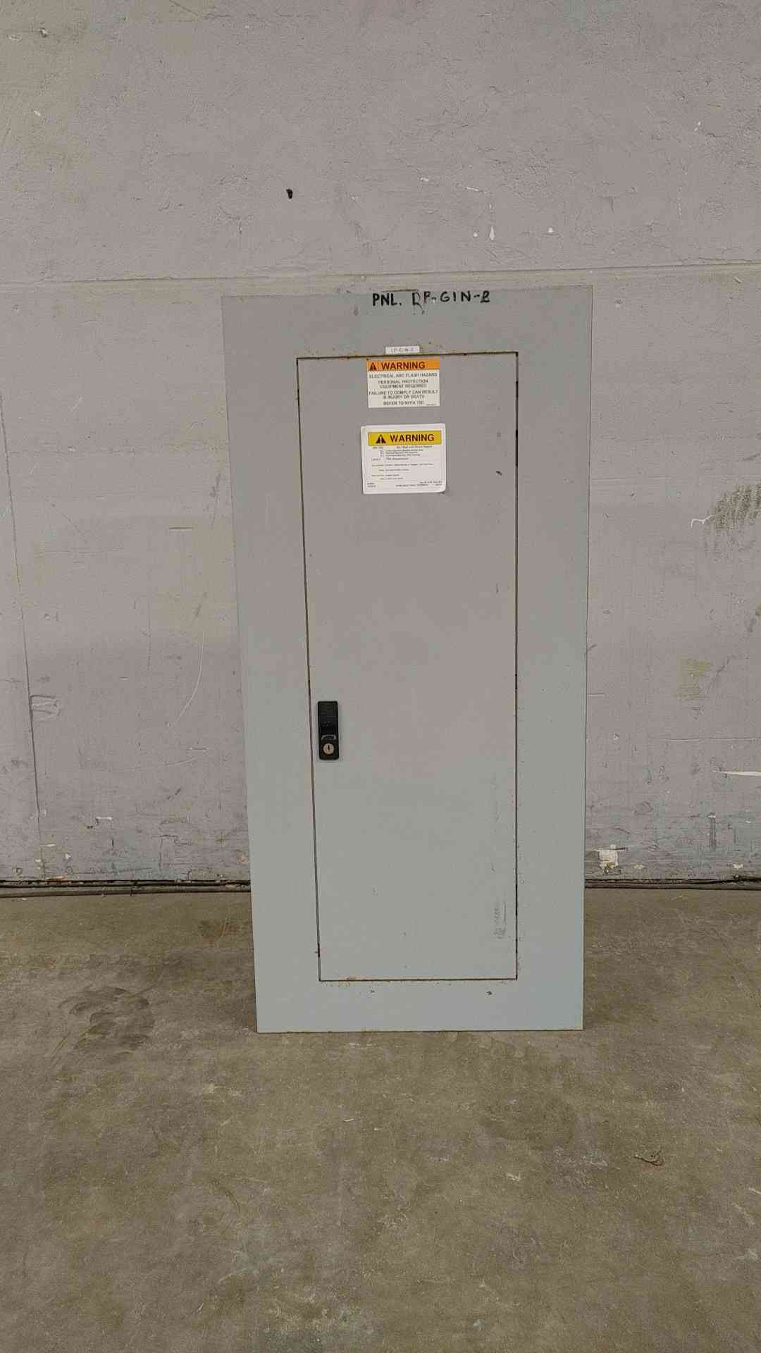 GE A-Series 225A 240/120V 3PH 4W Panelboard AQU3302RCX(SKU: 112595)