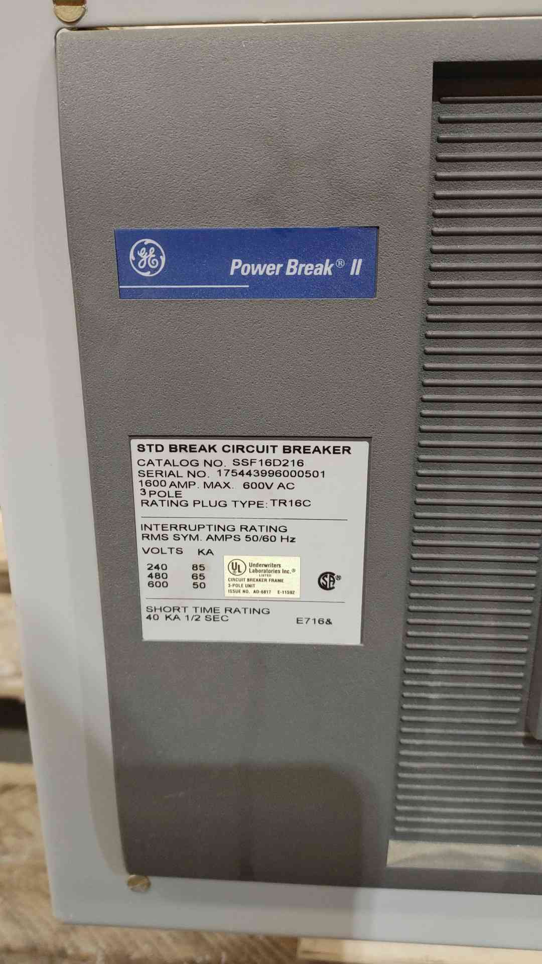 GE Power Break II 1600A 600V 3Pole STD BREAK Circuit Breaker SSF16D216(SKU: 112633)