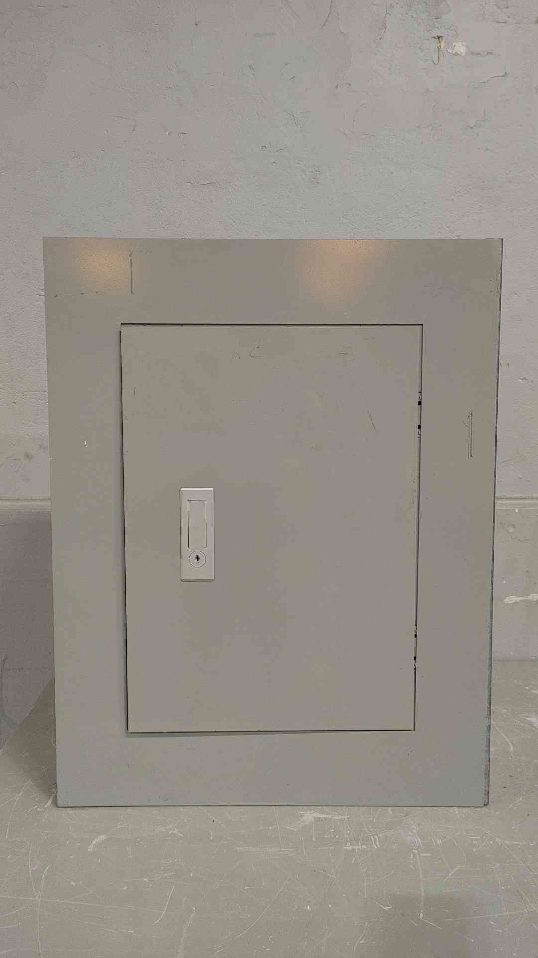 SIEMENS I-T-E 100A 240-208Y/120V 3PH 4W Panelboard UBA20-14L(SKU: 112727)