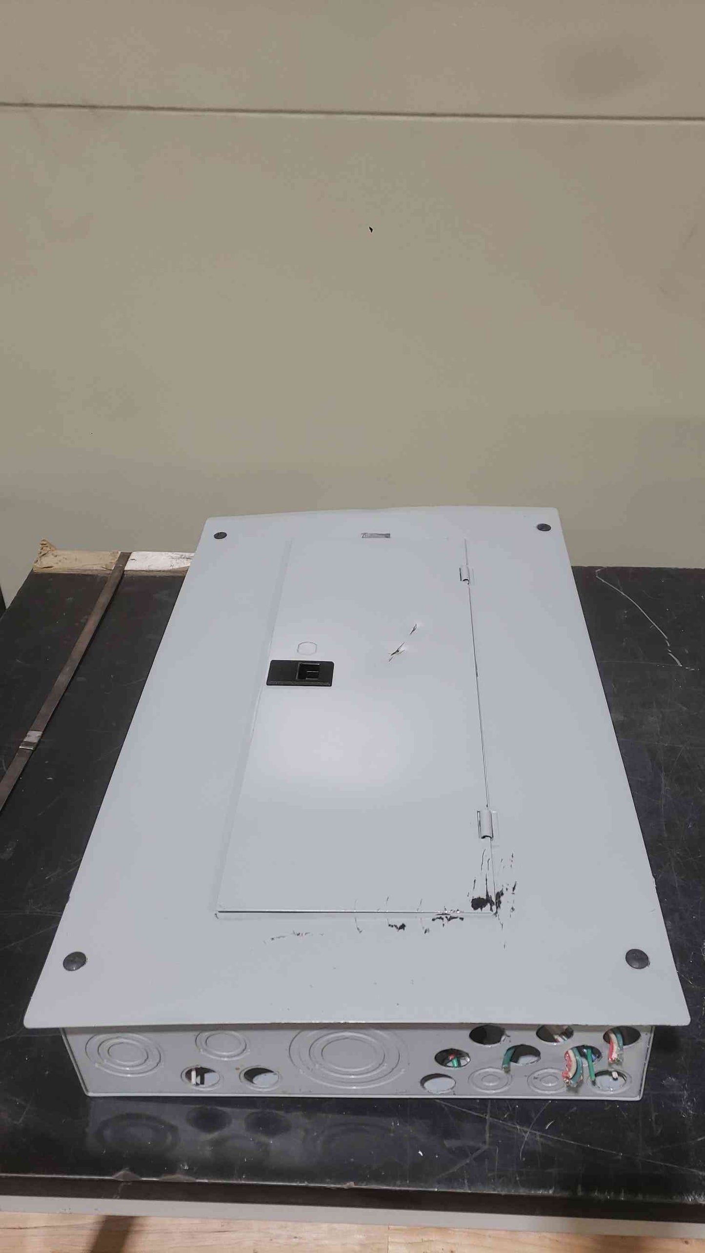 Siemens 150A 3PH Load Center COPPER BUS 24-Space MLO Loaded w/ 24 QP Breakers (SKU: 112728)