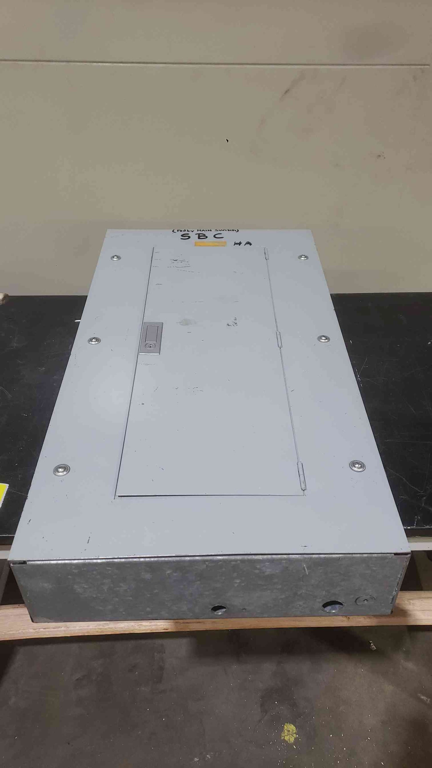 I-T-E Siemens CDP Panelboard 225A 480Y/277V 3P 4W w/ Siemens ED43B030 Breakers (SKU: 112729)