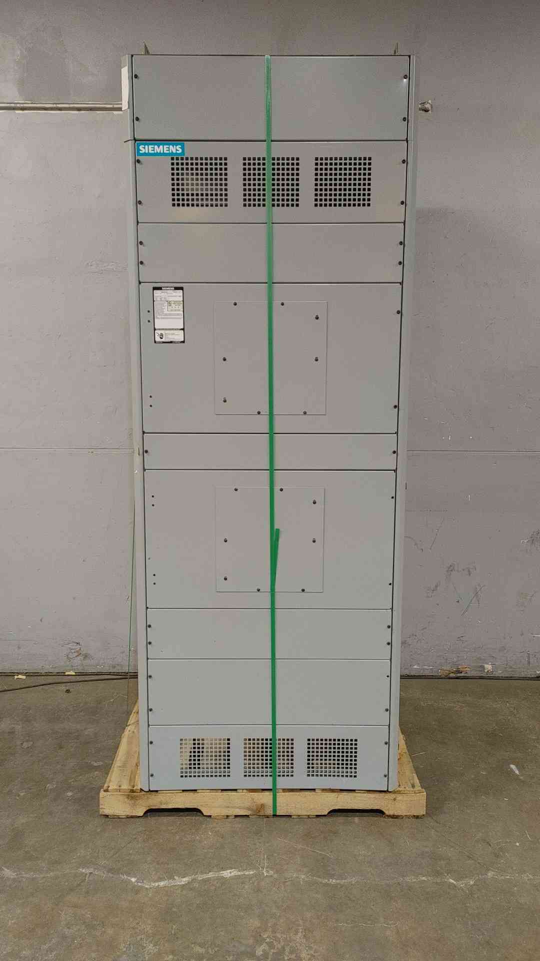 Siemens 3000A Cubicle Bus Switchgear Lineup 1x 3000A Main 2x 2500A Dist WLL2D330 & WLL2D325