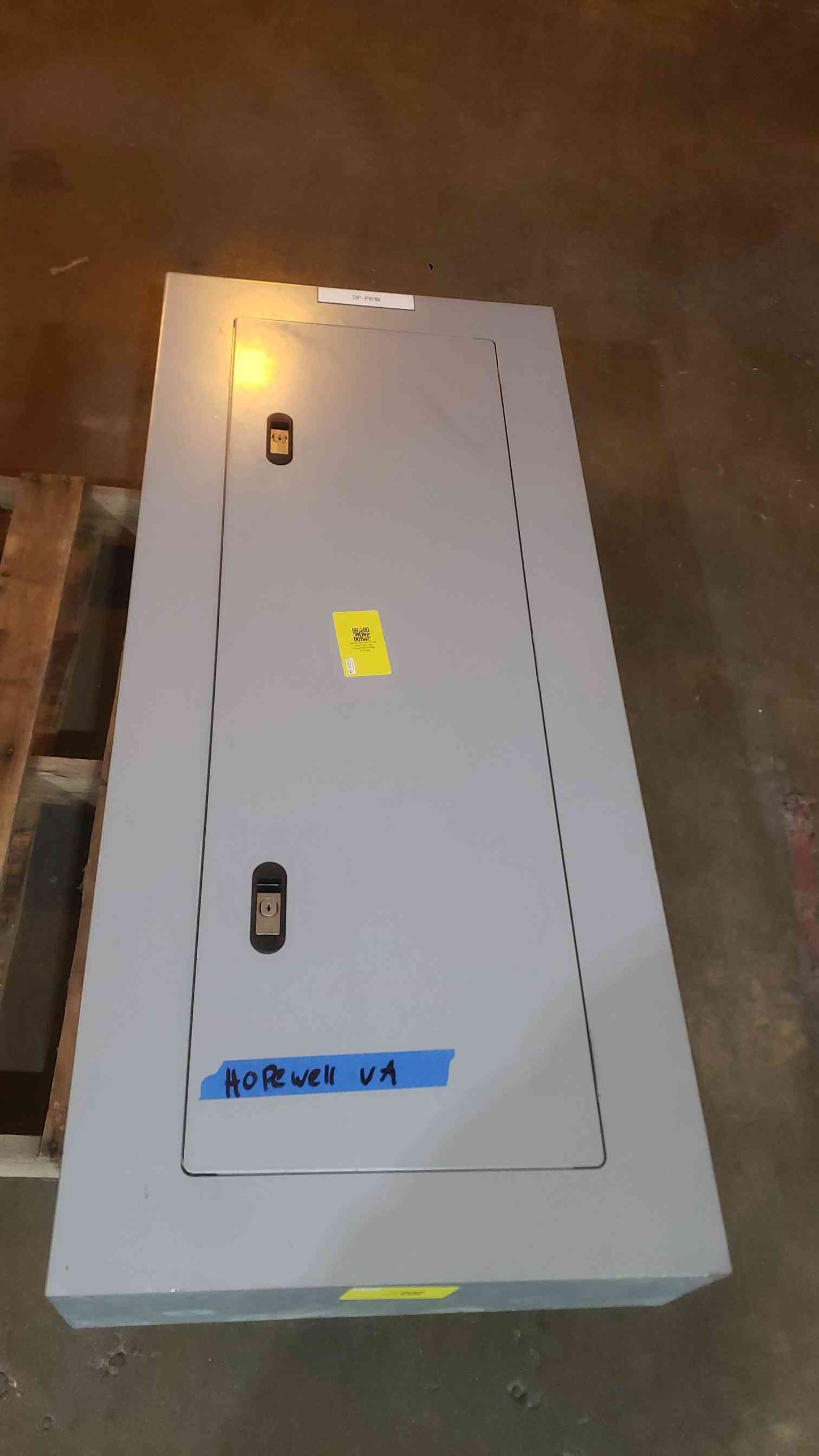 Siemens P3 Panelboard 250A 480V 3PH 3W P3F56ML250ABS w/ HEB3B125 HEB3B020 Breakers (SKU: 112766)