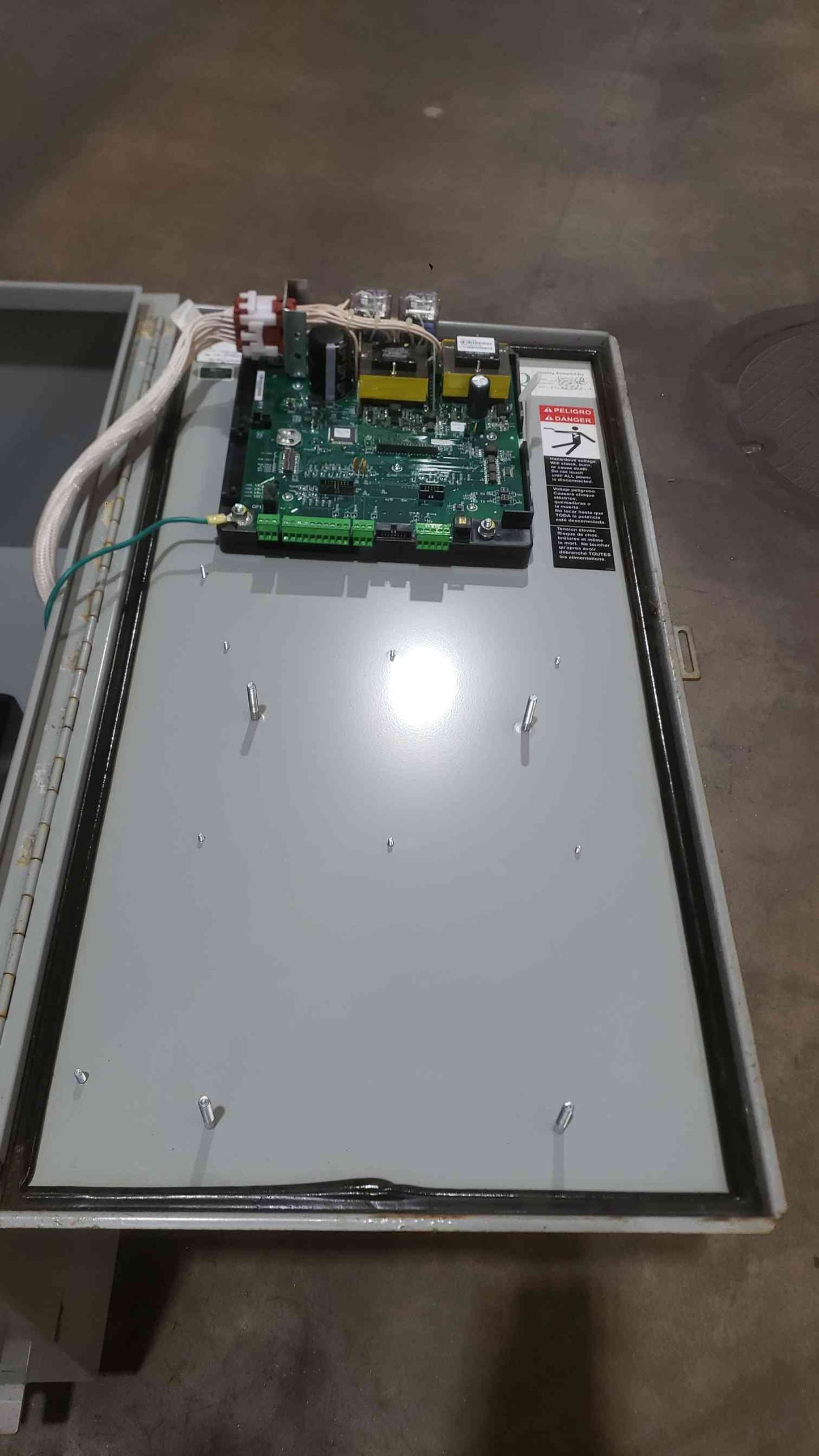 ASCO 300 Series Automatic Transfer Switch 230A 3-Phase 208V D03ATSB30230CG00 ATS (SKU: 112832)