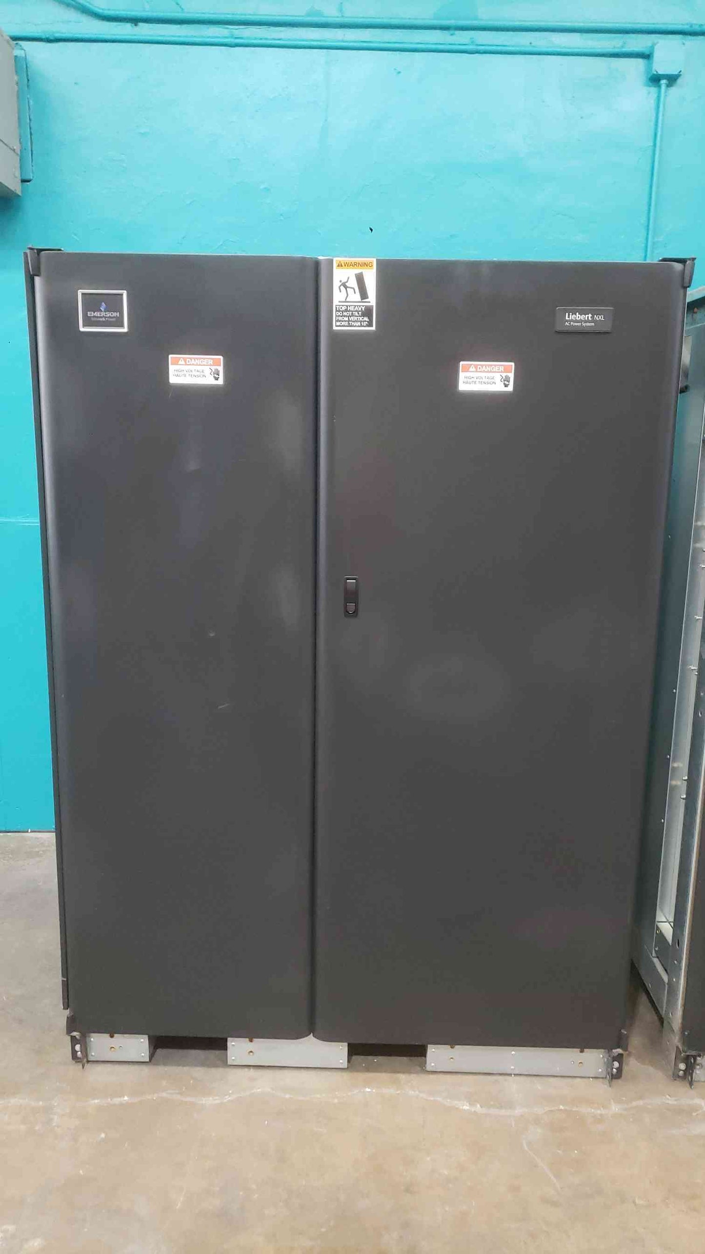 Emerson Liebert NXL 500kVA UPS 450kW 3-Phase 480V System with Battery Cabinets (SKU: 112932)