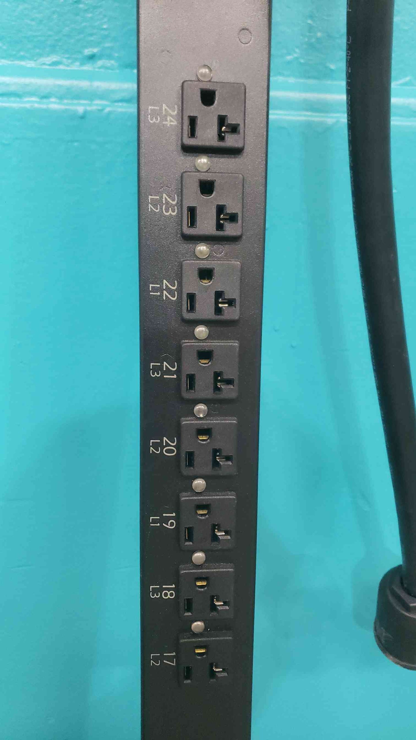 APC AP7960 Switched Rack PDU 5.7kW 120V 24-Outlet Zero U NEMA L21-20P 3-Phase (SKU: 112960)