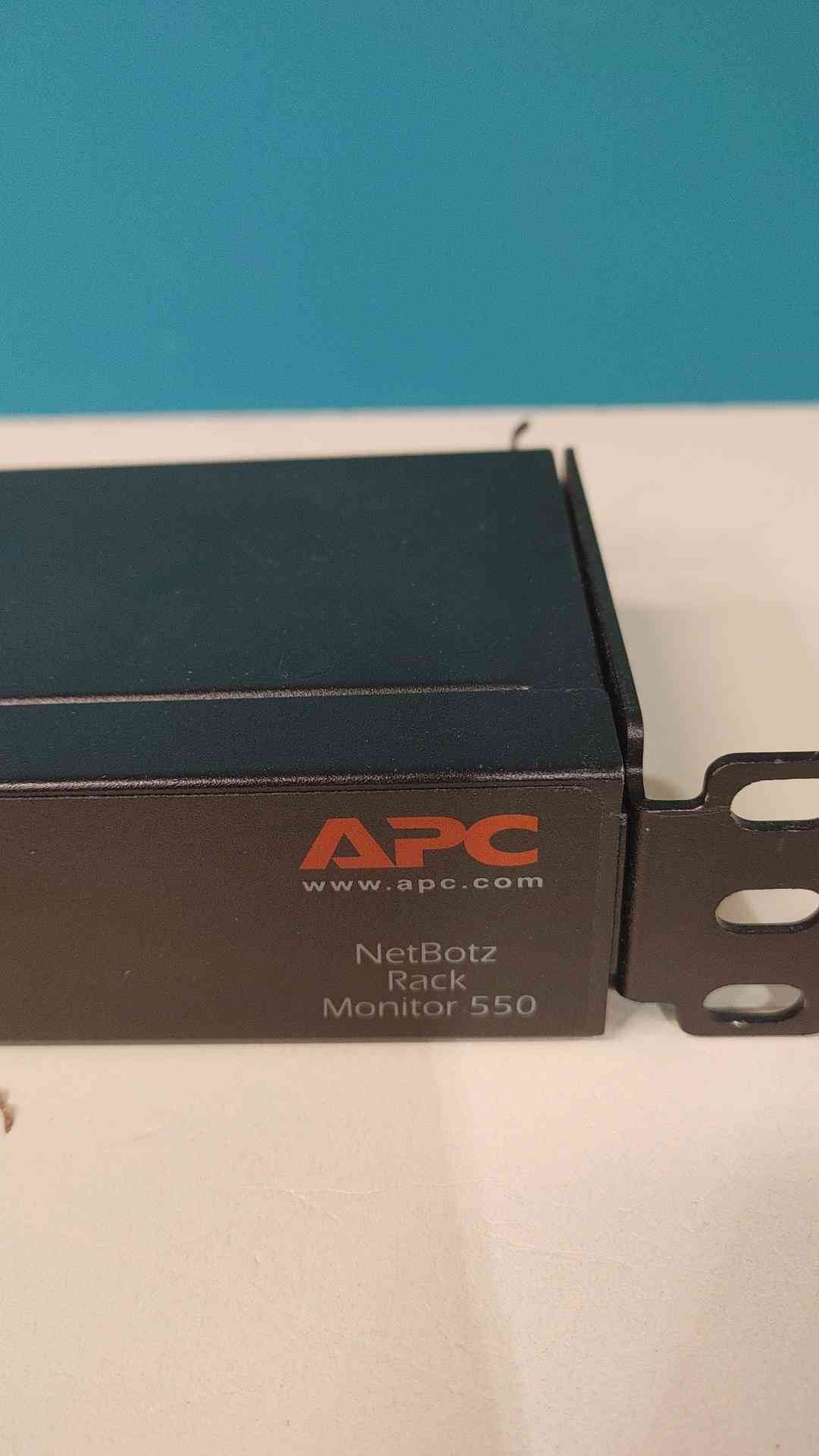 APC NetBotz Rack Monitor 550 NBRK0550 Environmental Monitoring System 1U Rackmount(SKU: 113088)