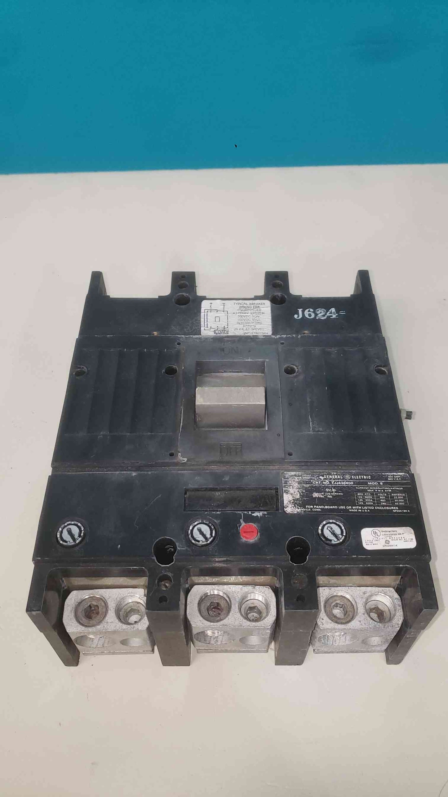 GE TJJ436400 3-Pole Circuit Breaker 400A 600V with 24V-250V Shunt Trip & Lugs (SKU: 113120)
