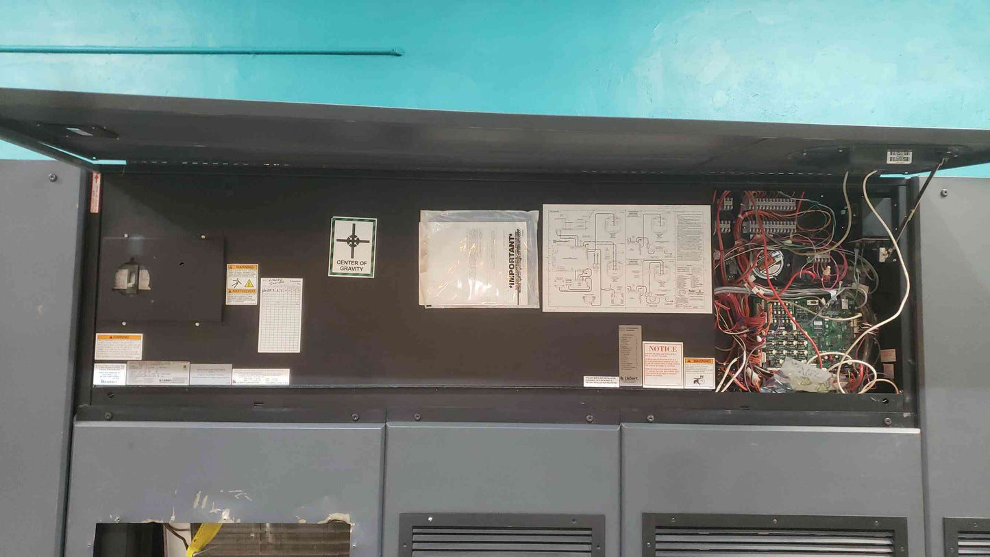 30 Ton Vertiv Liebert DS VS105KUA Glycol Econo Coil Upflow CRAC (SKU: 113552)