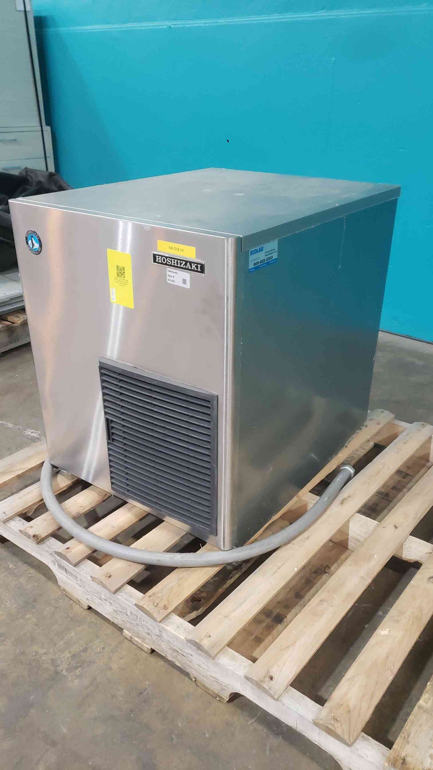 Hoshizaki F-1001MWH 970 Lb Water Cooled Flake Ice Machine Maker Head 208-230V 1PH (SKU: 113613)